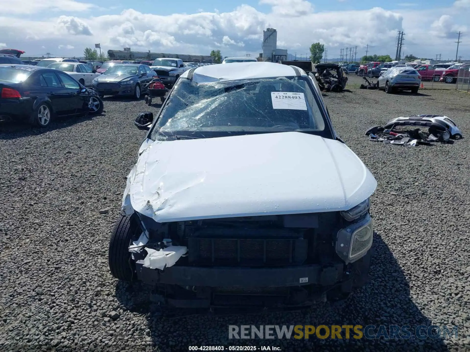13 Photograph of a damaged car KMHRB8A31MU103284 HYUNDAI VENUE 2021
