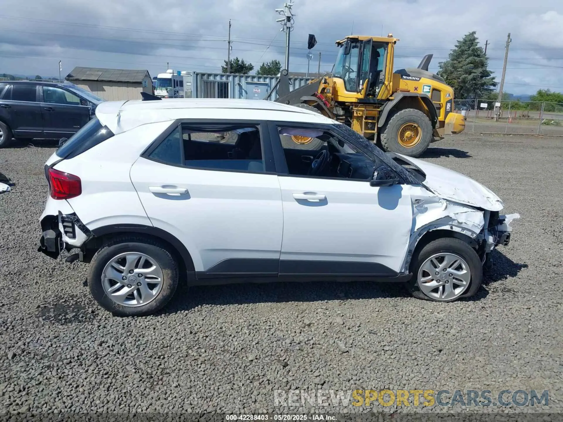 14 Photograph of a damaged car KMHRB8A31MU103284 HYUNDAI VENUE 2021
