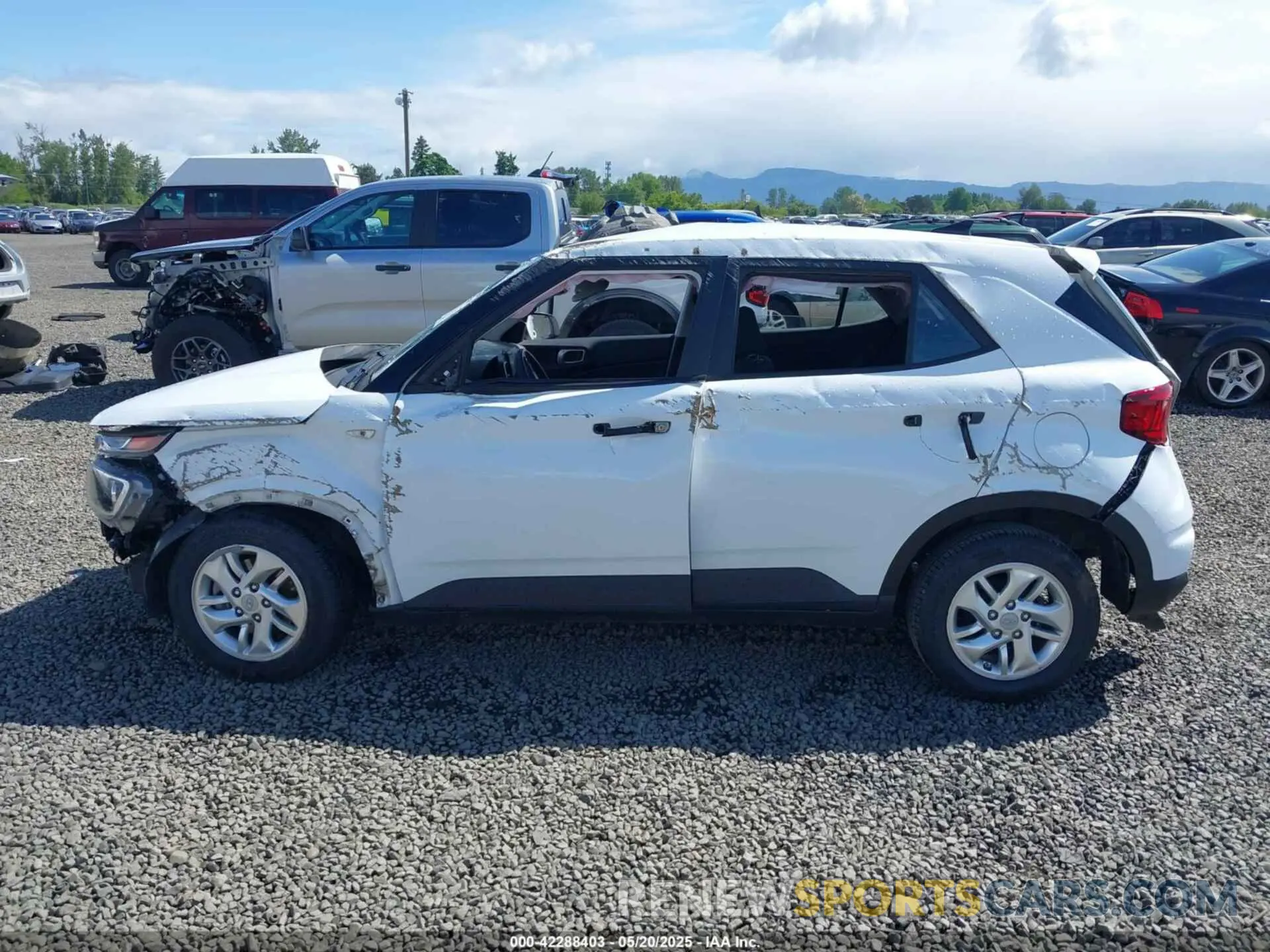 15 Photograph of a damaged car KMHRB8A31MU103284 HYUNDAI VENUE 2021