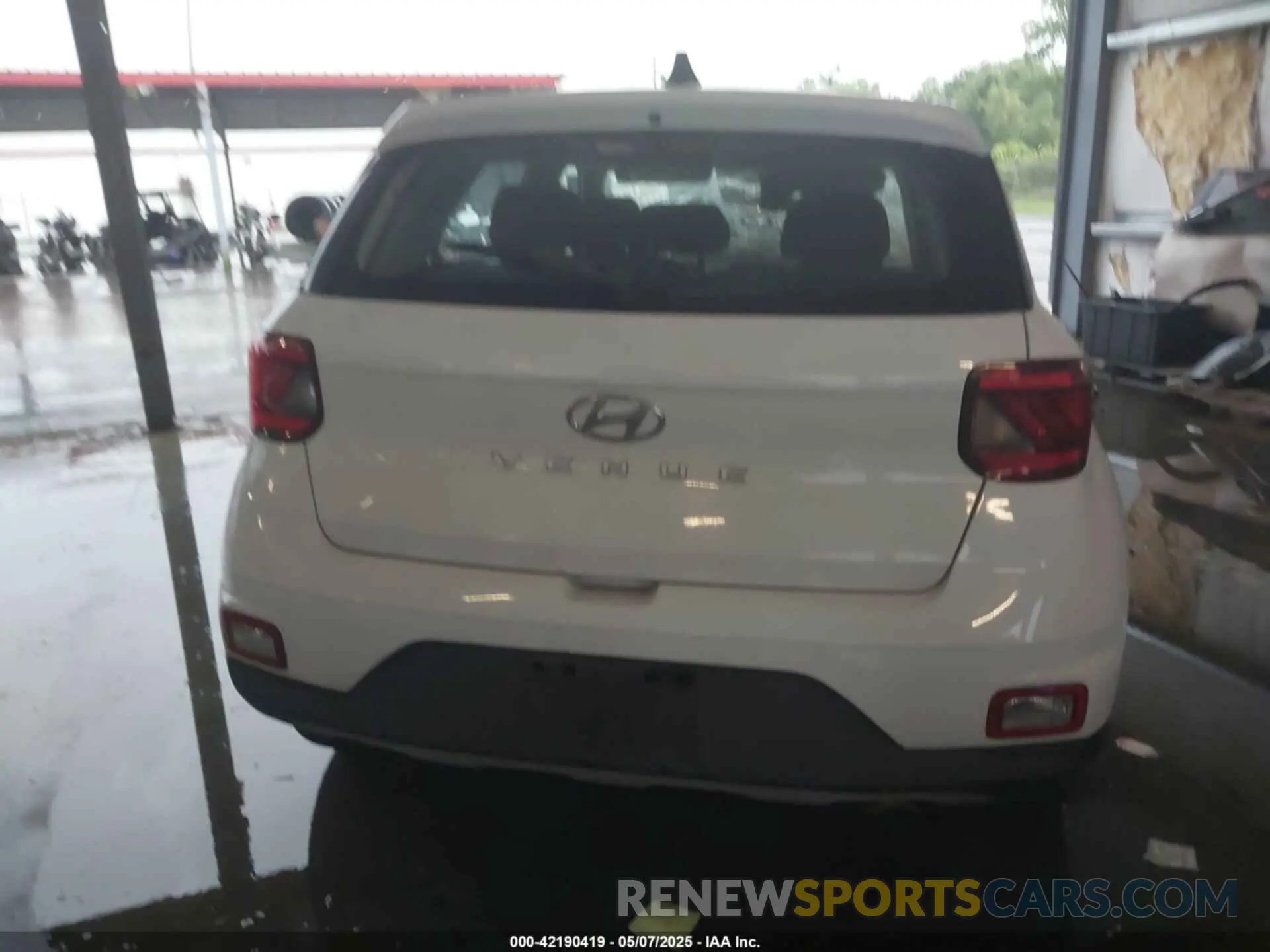 15 Photograph of a damaged car KMHRB8A33MU066593 HYUNDAI VENUE 2021