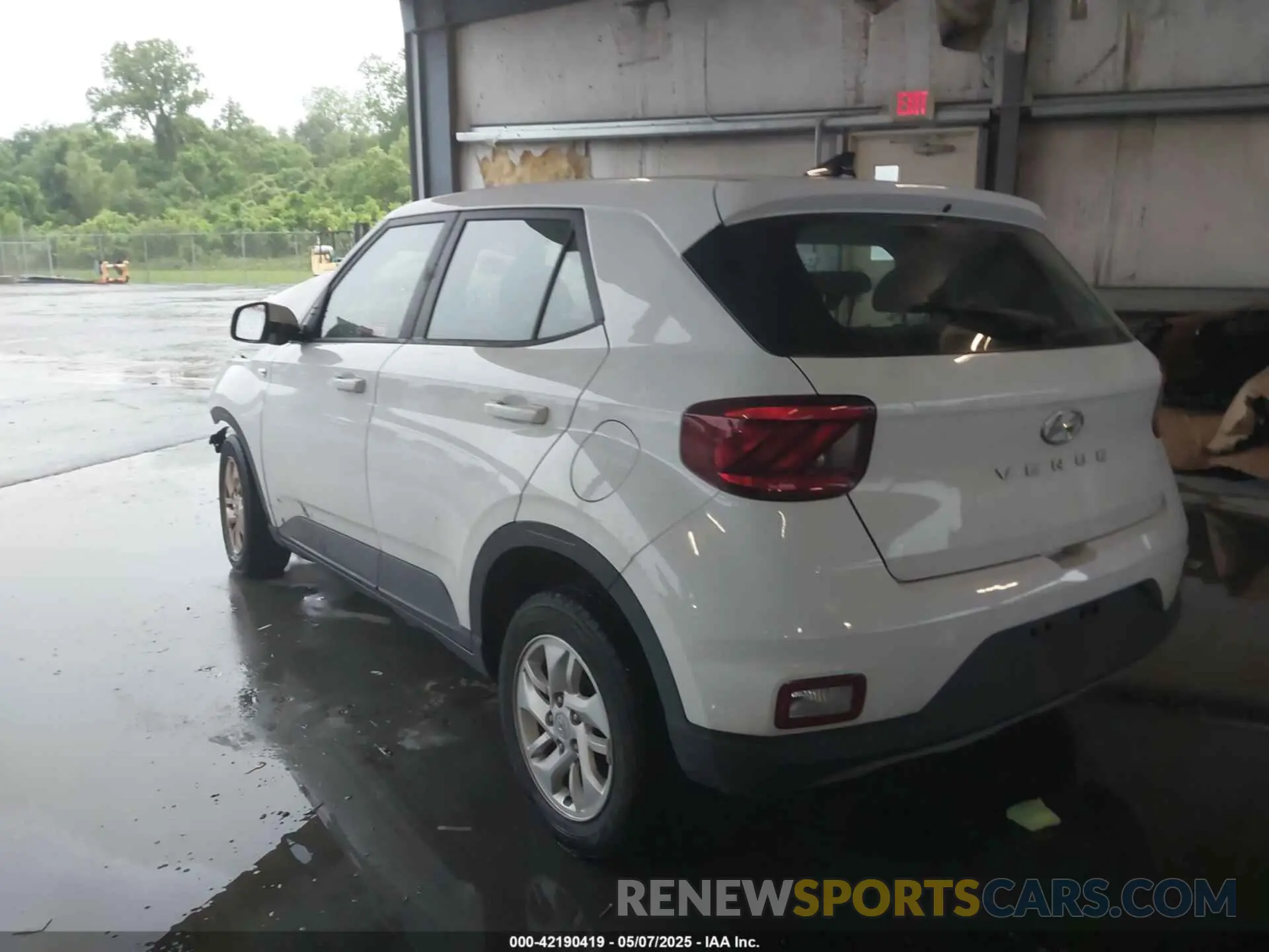 3 Photograph of a damaged car KMHRB8A33MU066593 HYUNDAI VENUE 2021