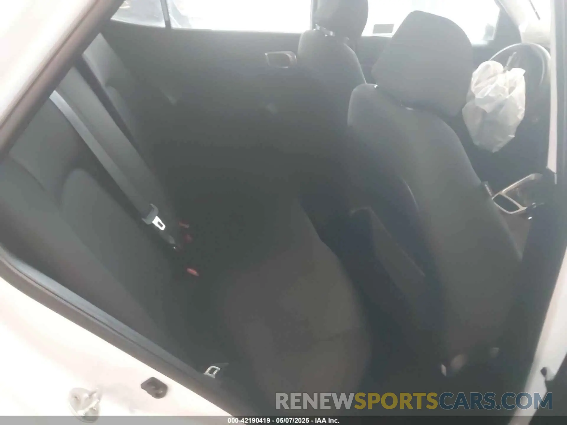 8 Photograph of a damaged car KMHRB8A33MU066593 HYUNDAI VENUE 2021