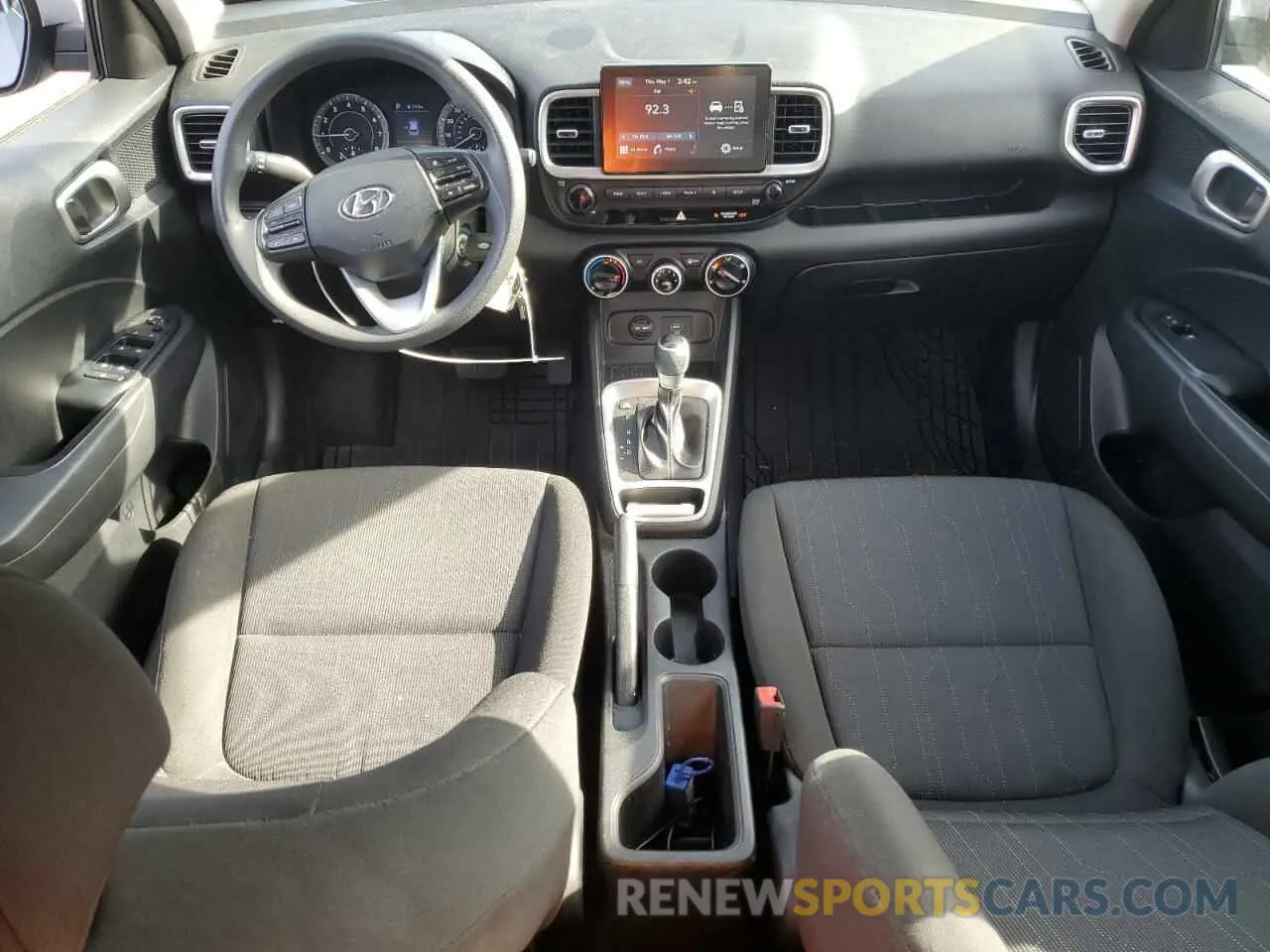 8 Photograph of a damaged car KMHRB8A33MU068036 HYUNDAI VENUE 2021