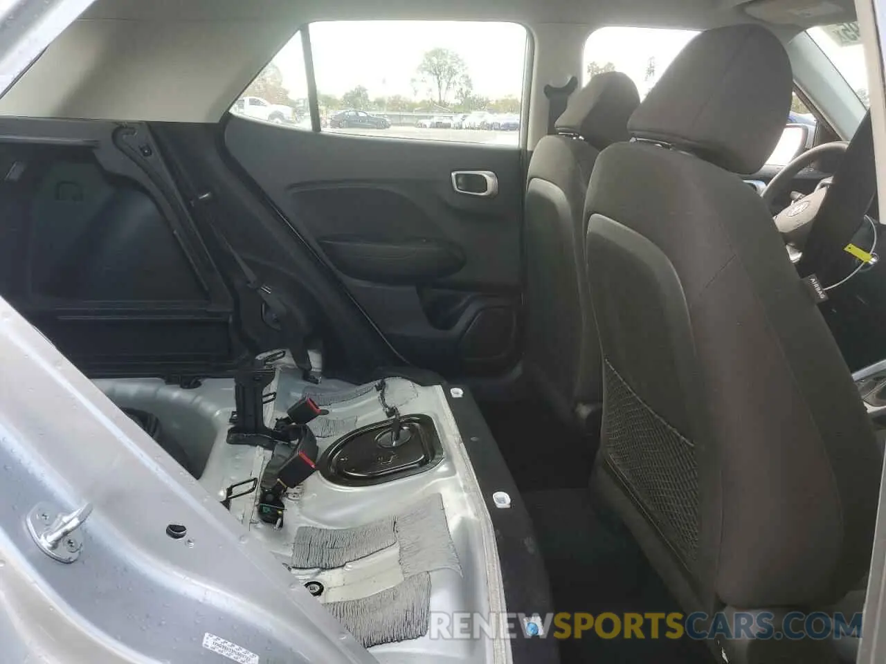 11 Photograph of a damaged car KMHRB8A33MU069722 HYUNDAI VENUE 2021