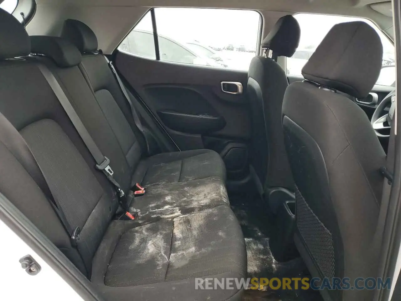 11 Photograph of a damaged car KMHRB8A34MU067106 HYUNDAI VENUE 2021
