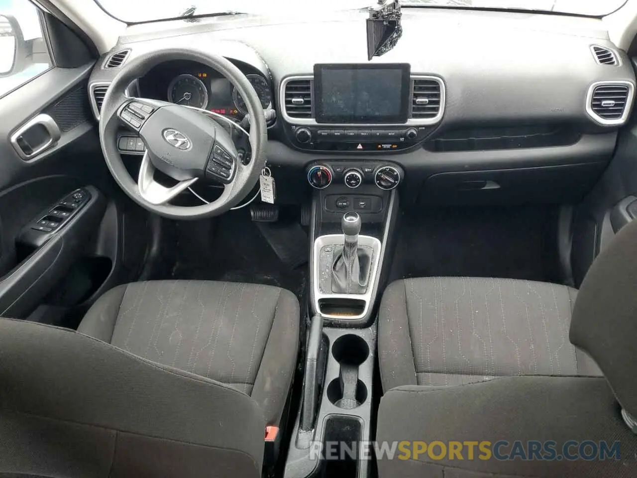 8 Photograph of a damaged car KMHRB8A34MU067106 HYUNDAI VENUE 2021