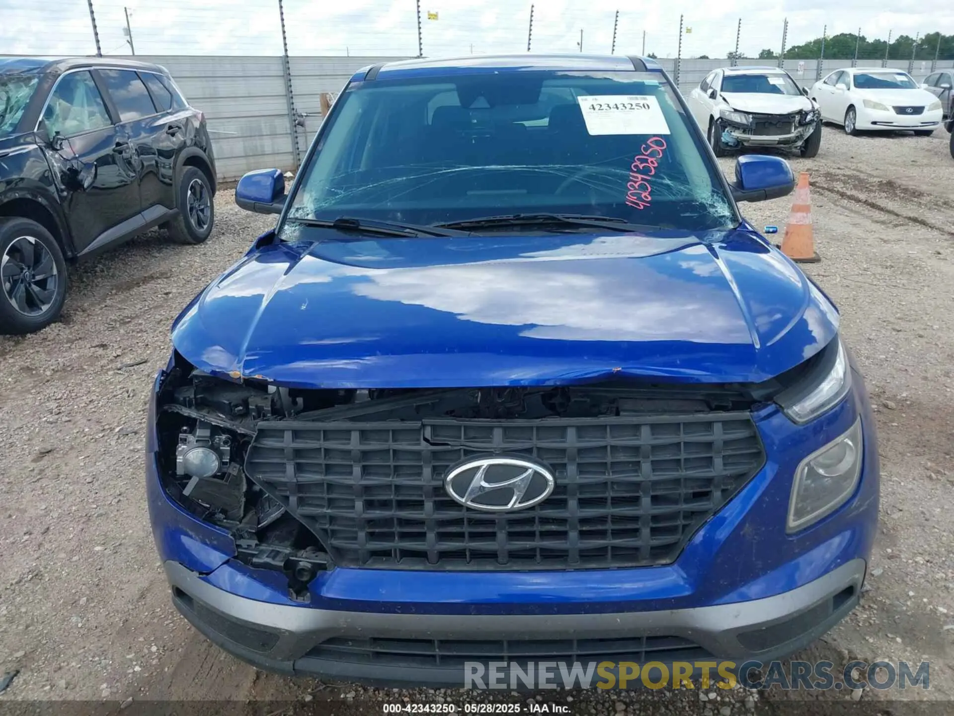 12 Photograph of a damaged car KMHRB8A35MU072489 HYUNDAI VENUE 2021
