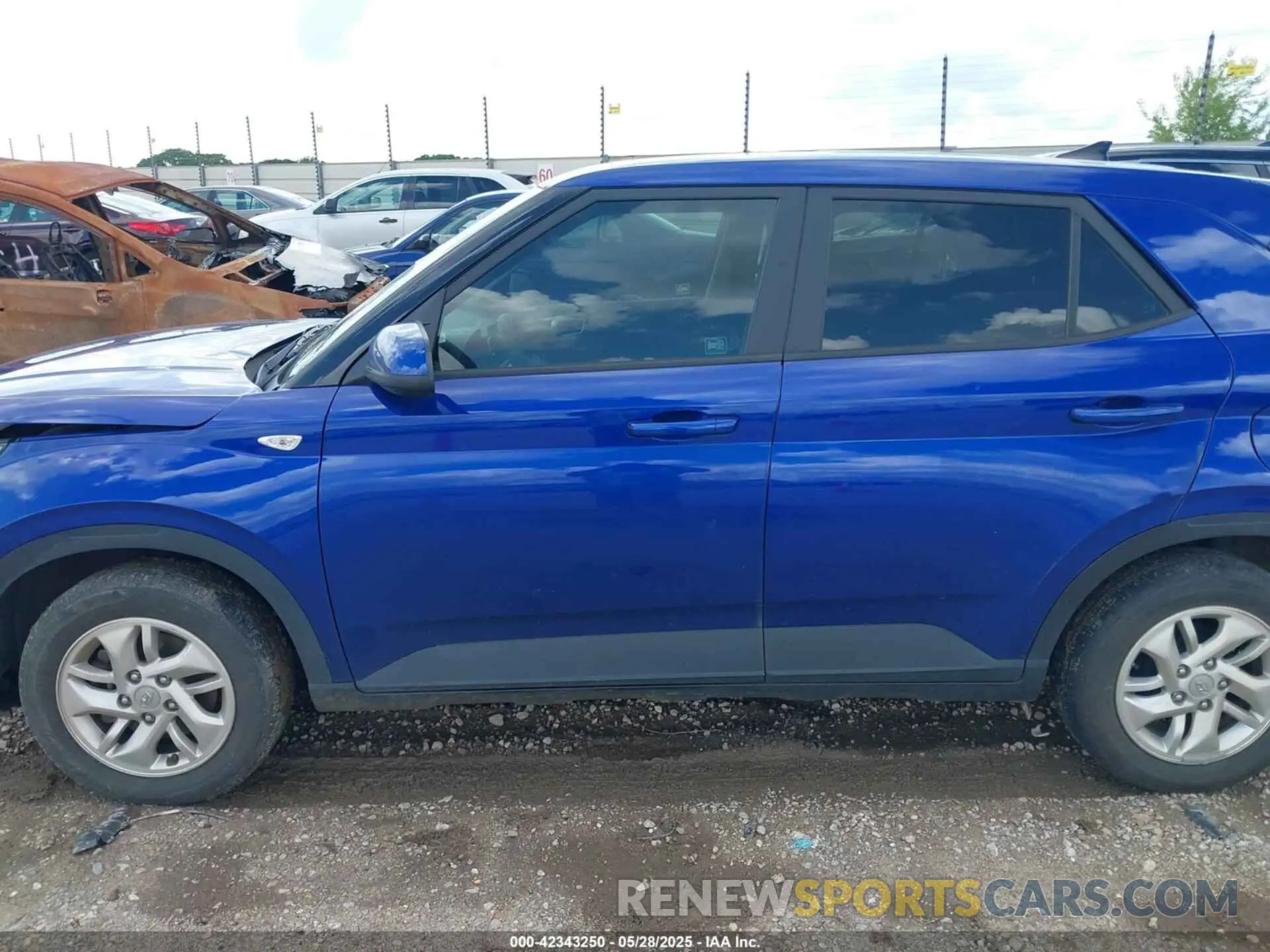 14 Photograph of a damaged car KMHRB8A35MU072489 HYUNDAI VENUE 2021