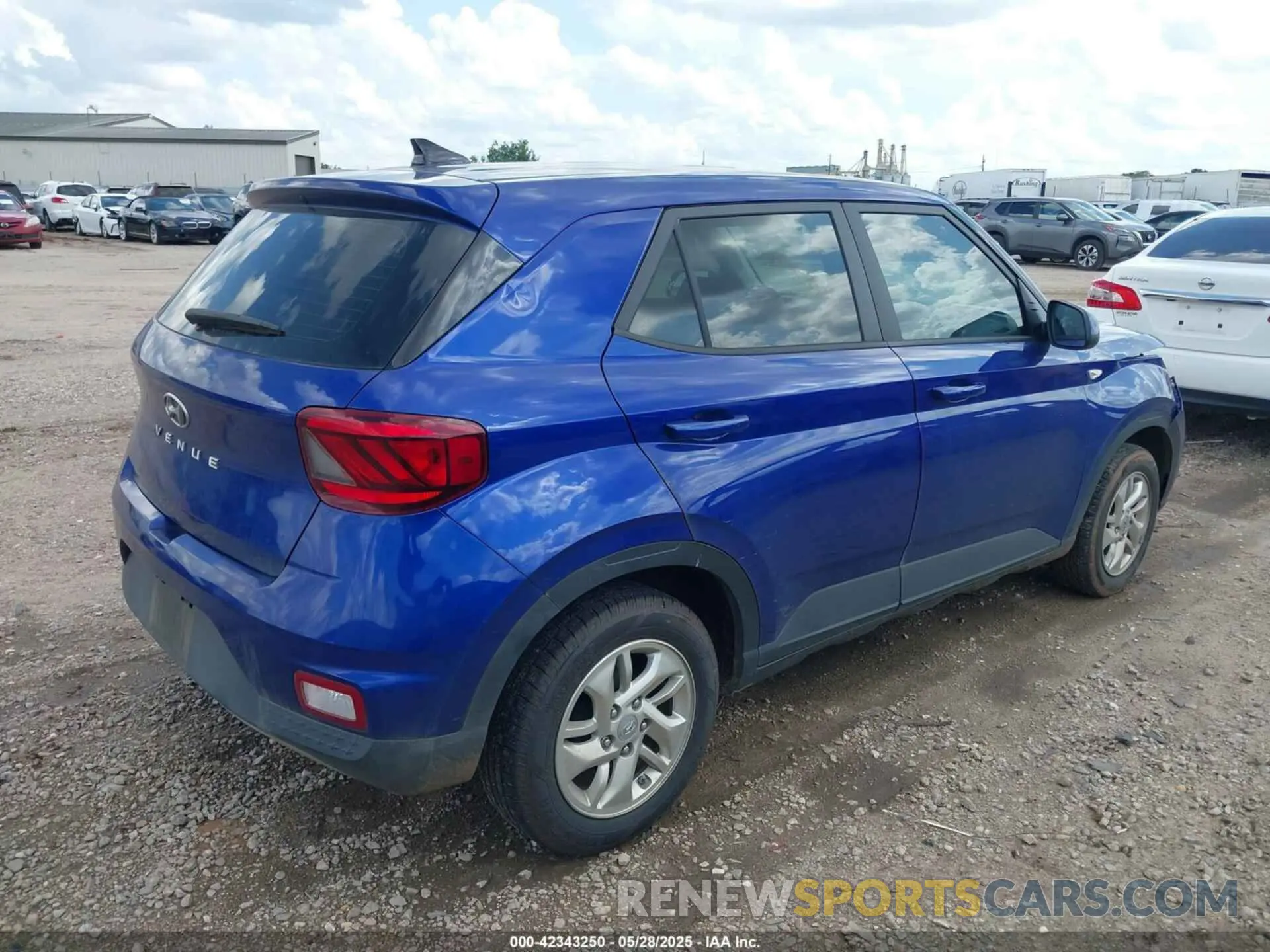 4 Photograph of a damaged car KMHRB8A35MU072489 HYUNDAI VENUE 2021