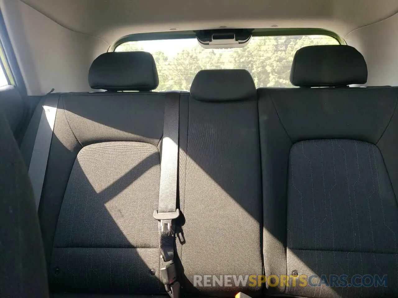 10 Photograph of a damaged car KMHRB8A35MU076140 HYUNDAI VENUE 2021