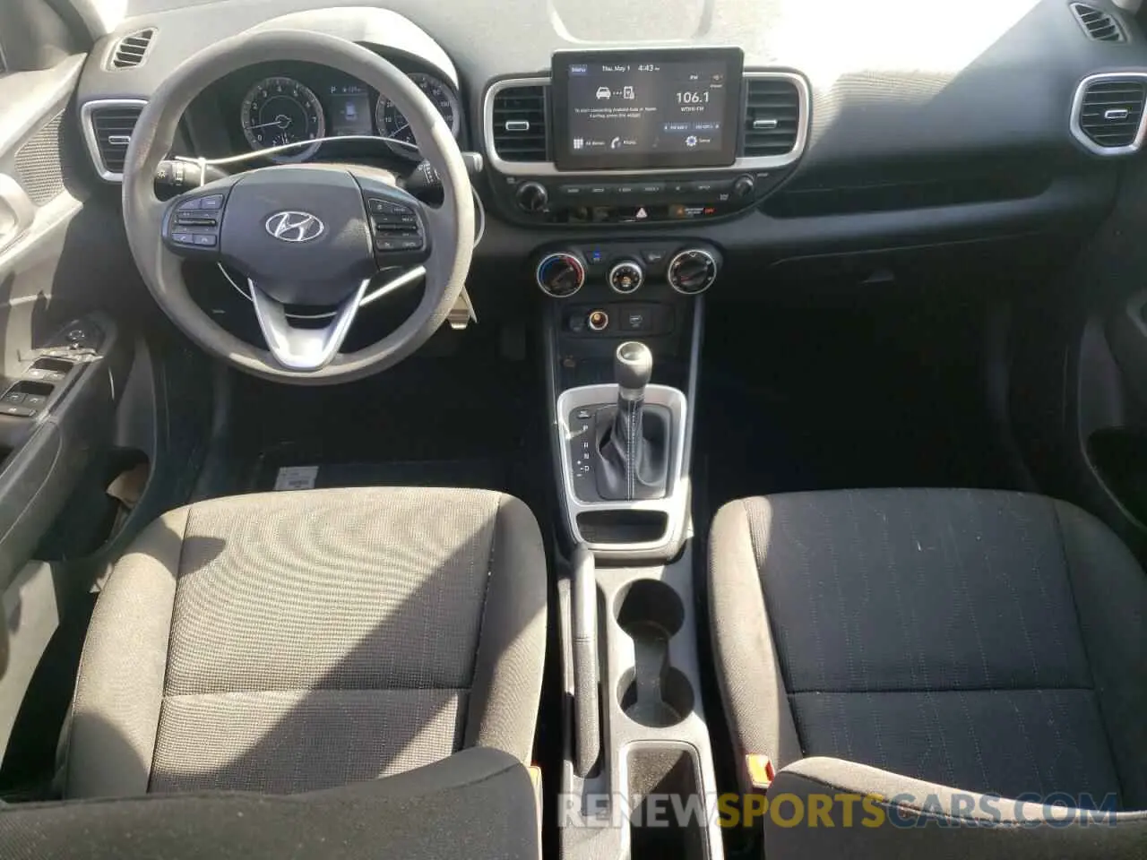 8 Photograph of a damaged car KMHRB8A35MU076140 HYUNDAI VENUE 2021