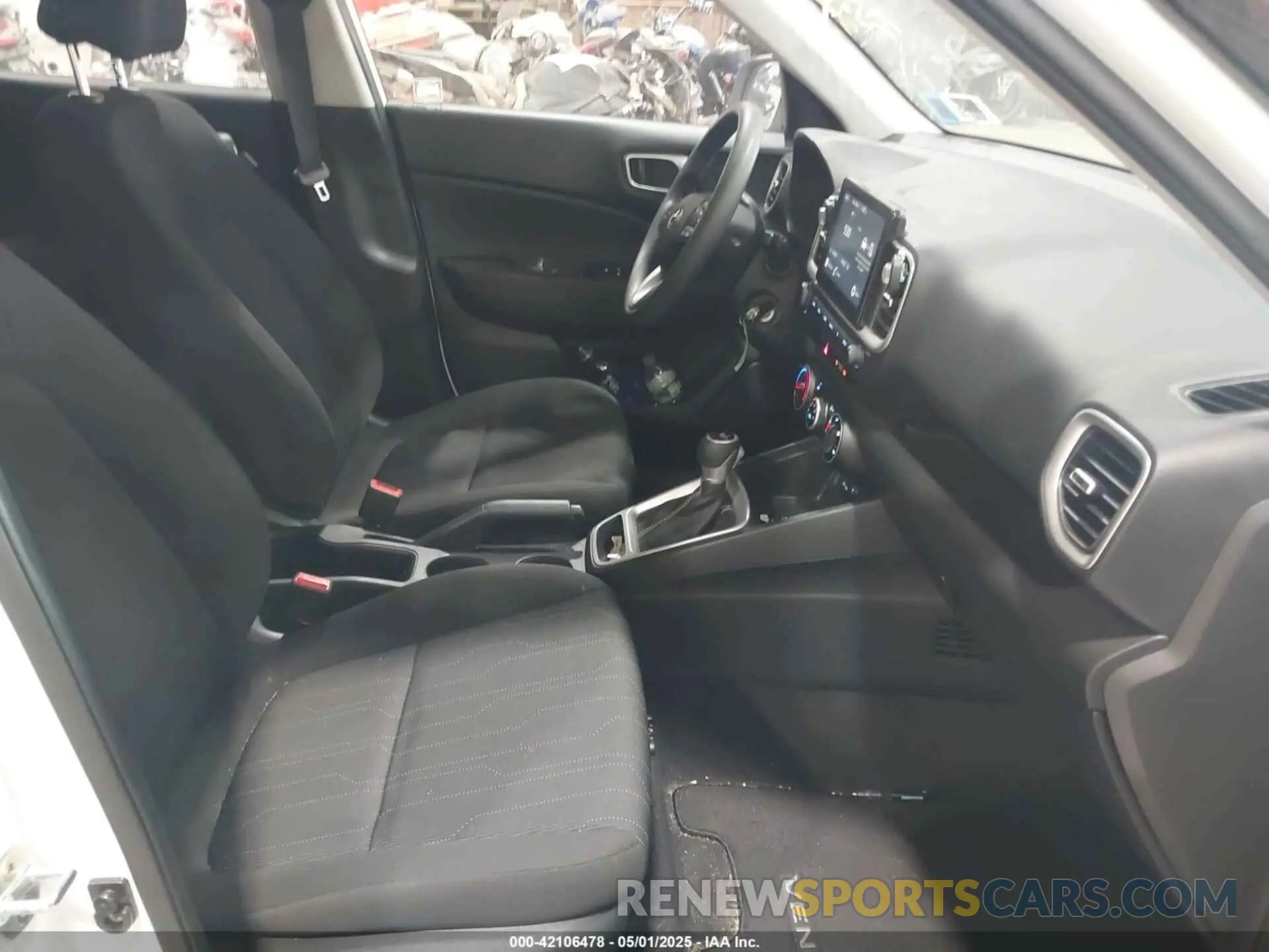 5 Photograph of a damaged car KMHRB8A35MU099403 HYUNDAI VENUE 2021