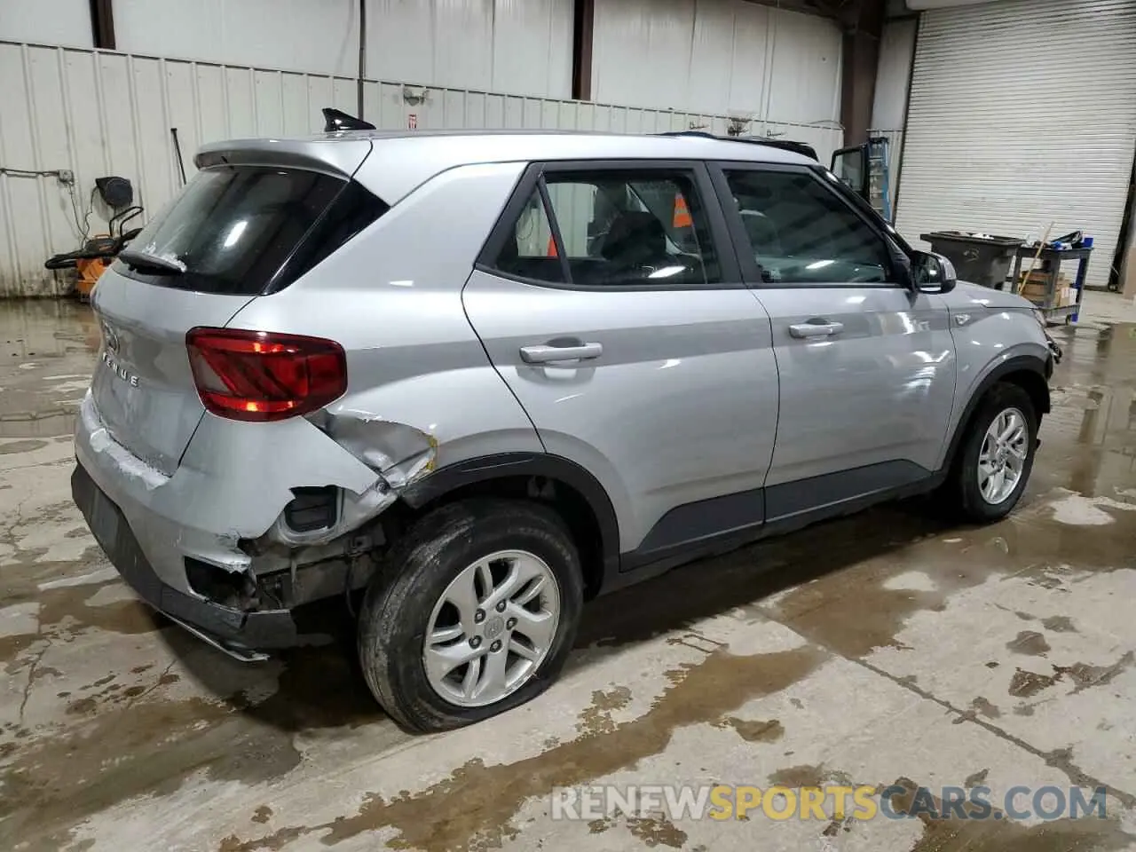 3 Photograph of a damaged car KMHRB8A35MU104843 HYUNDAI VENUE 2021