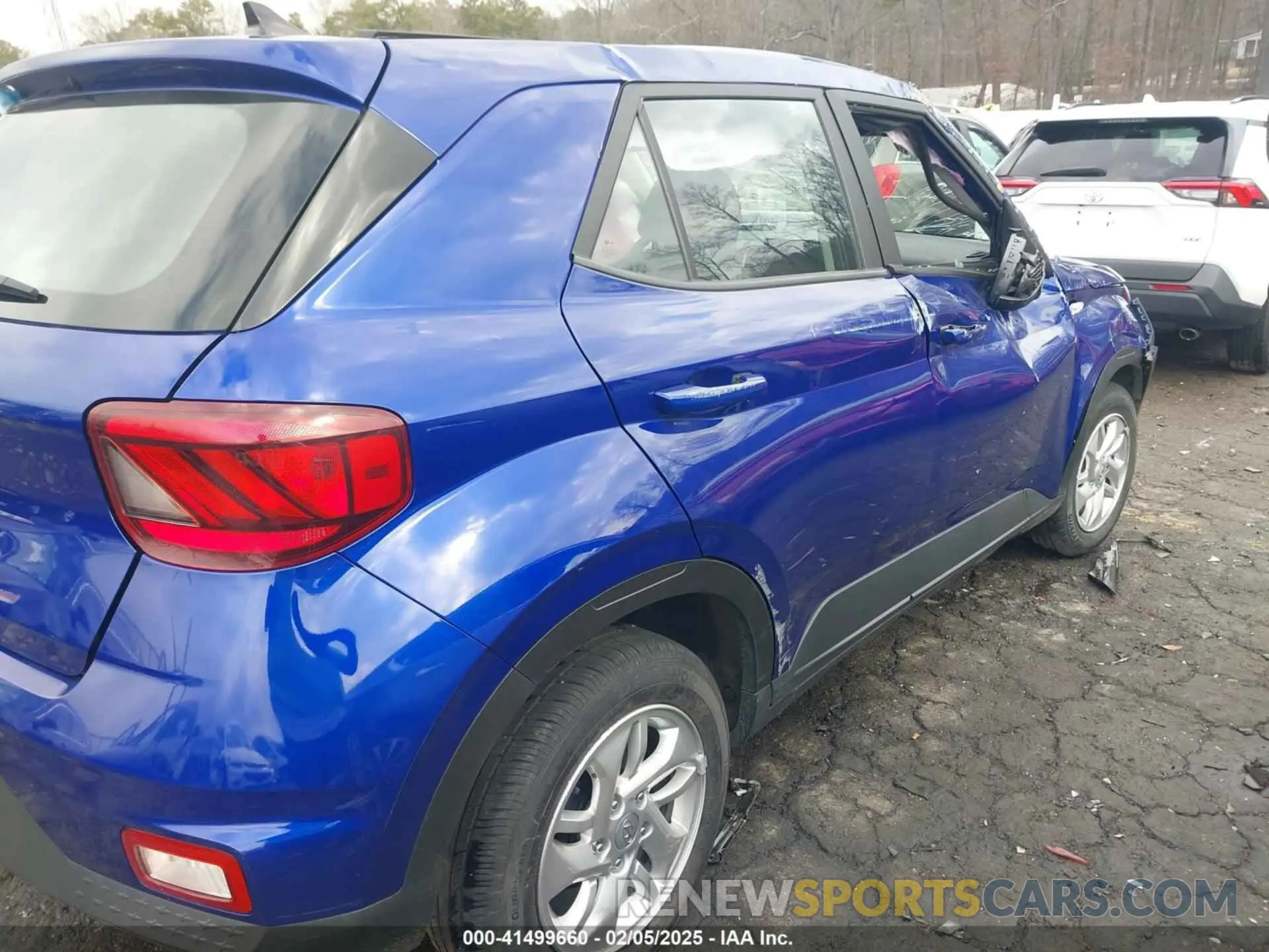 4 Photograph of a damaged car KMHRB8A35MU114482 HYUNDAI VENUE 2021