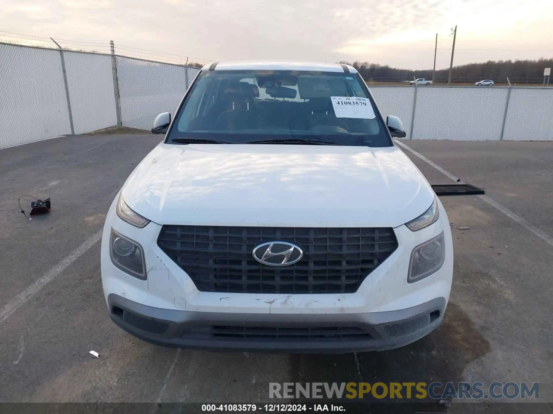 13 Photograph of a damaged car KMHRB8A36MU068032 HYUNDAI VENUE 2021