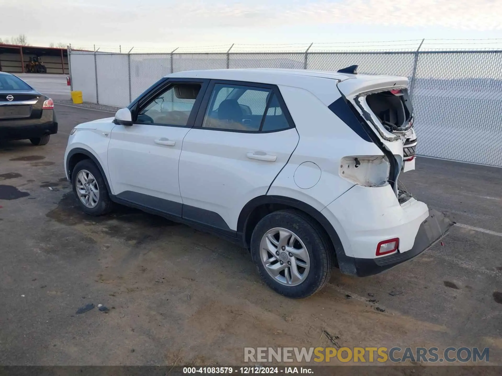 3 Photograph of a damaged car KMHRB8A36MU068032 HYUNDAI VENUE 2021