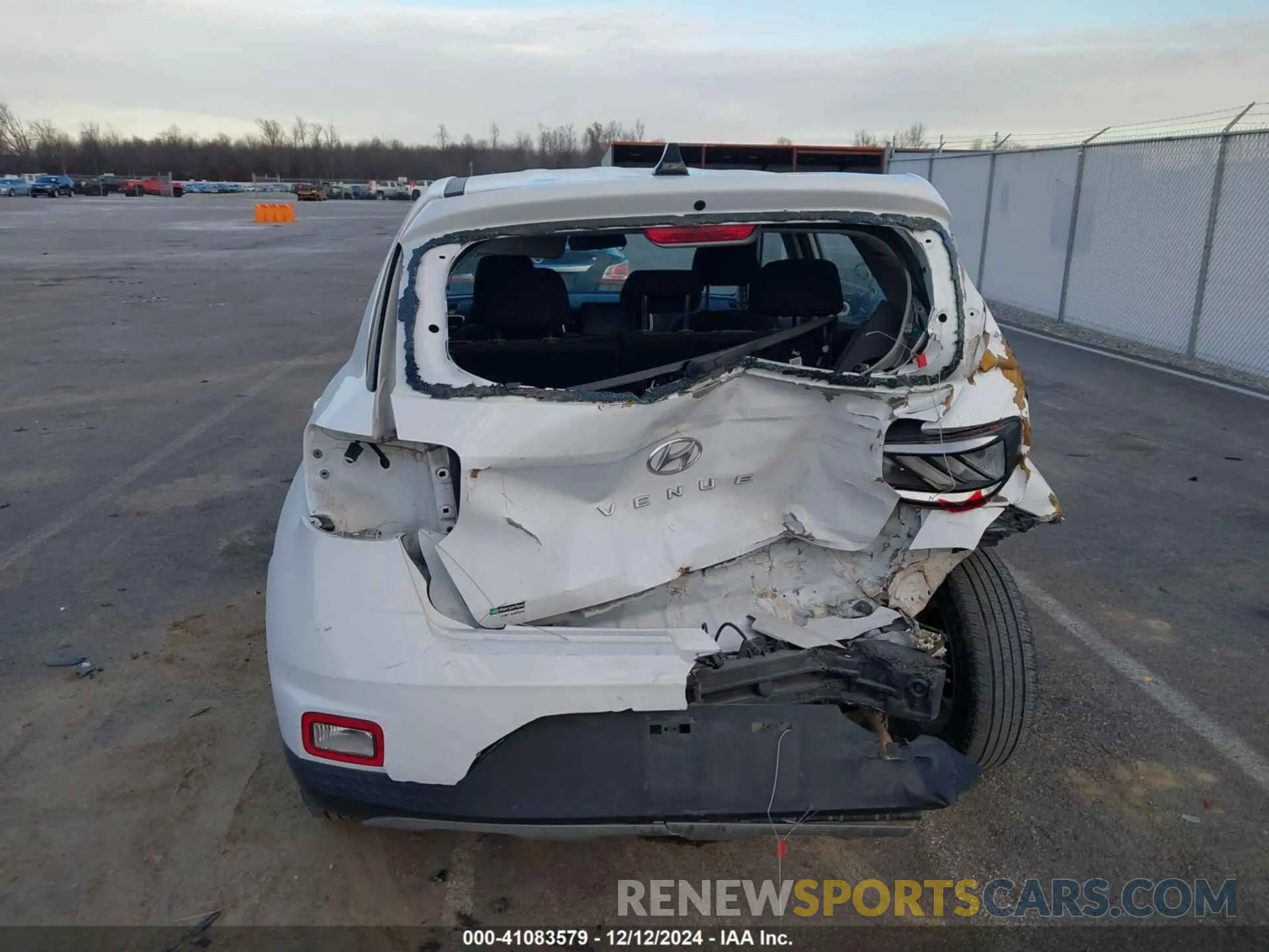 6 Photograph of a damaged car KMHRB8A36MU068032 HYUNDAI VENUE 2021