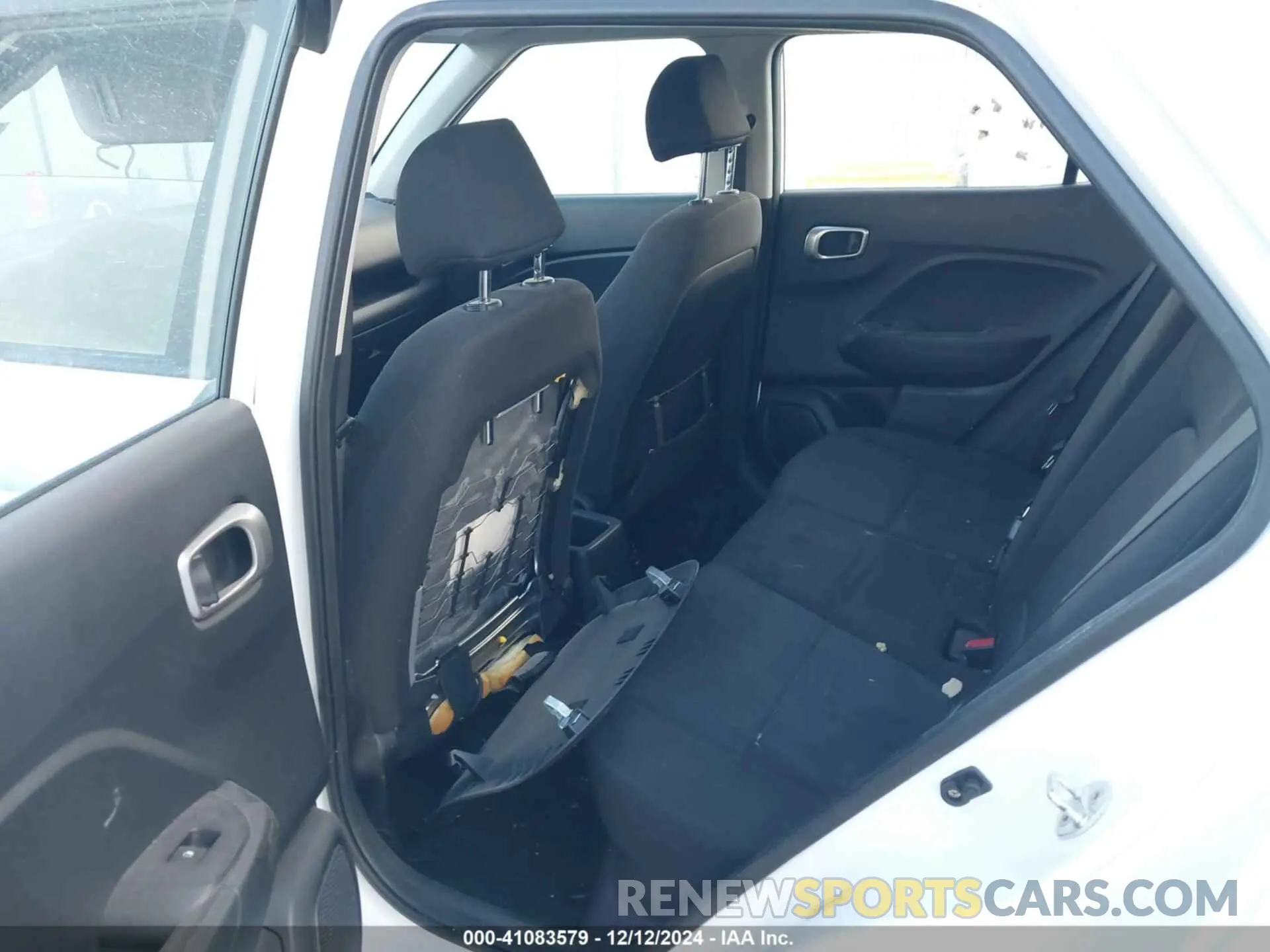 8 Photograph of a damaged car KMHRB8A36MU068032 HYUNDAI VENUE 2021