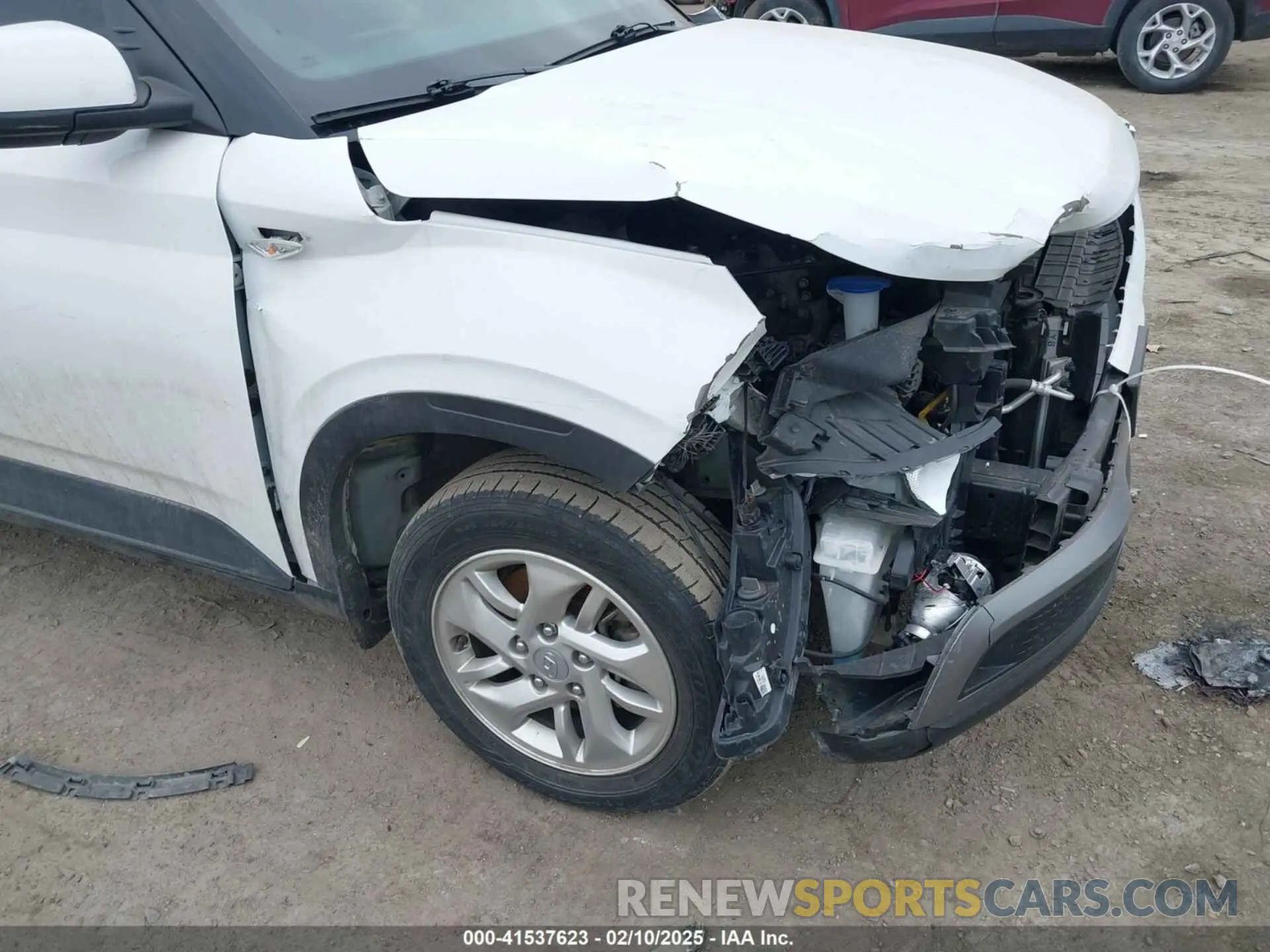 18 Photograph of a damaged car KMHRB8A36MU096171 HYUNDAI VENUE 2021
