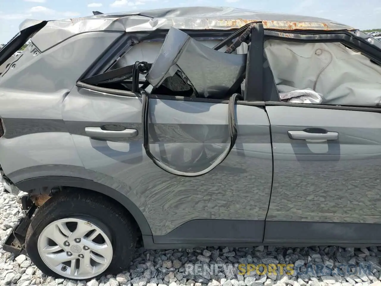11 Photograph of a damaged car KMHRB8A36MU097000 HYUNDAI VENUE 2021