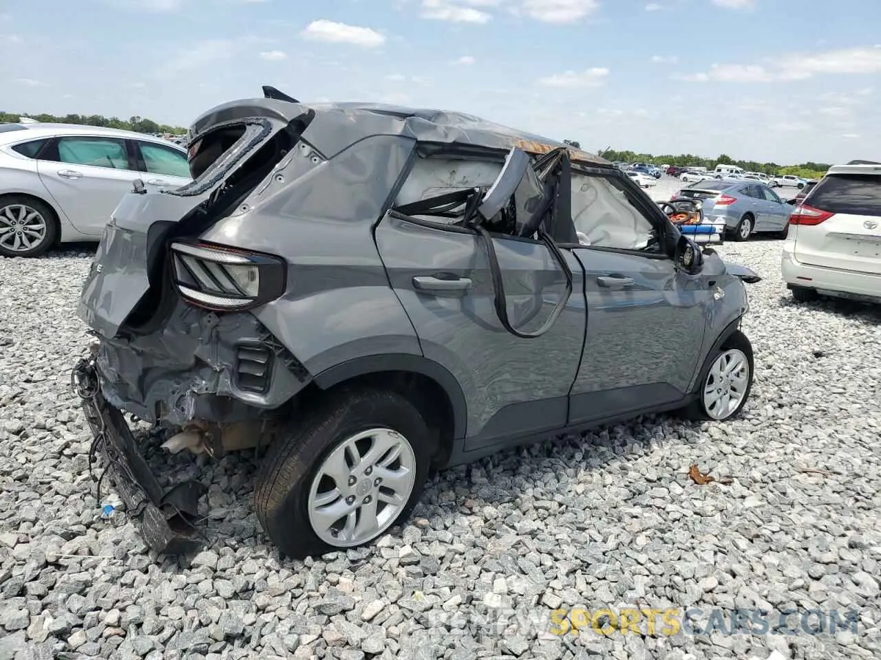 3 Photograph of a damaged car KMHRB8A36MU097000 HYUNDAI VENUE 2021