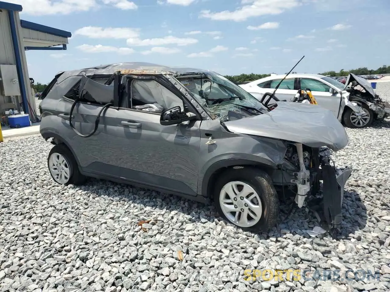 4 Photograph of a damaged car KMHRB8A36MU097000 HYUNDAI VENUE 2021