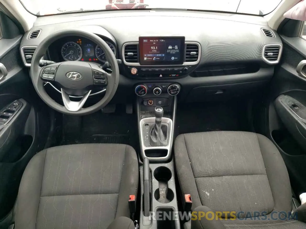 8 Photograph of a damaged car KMHRB8A37MU068895 HYUNDAI VENUE 2021