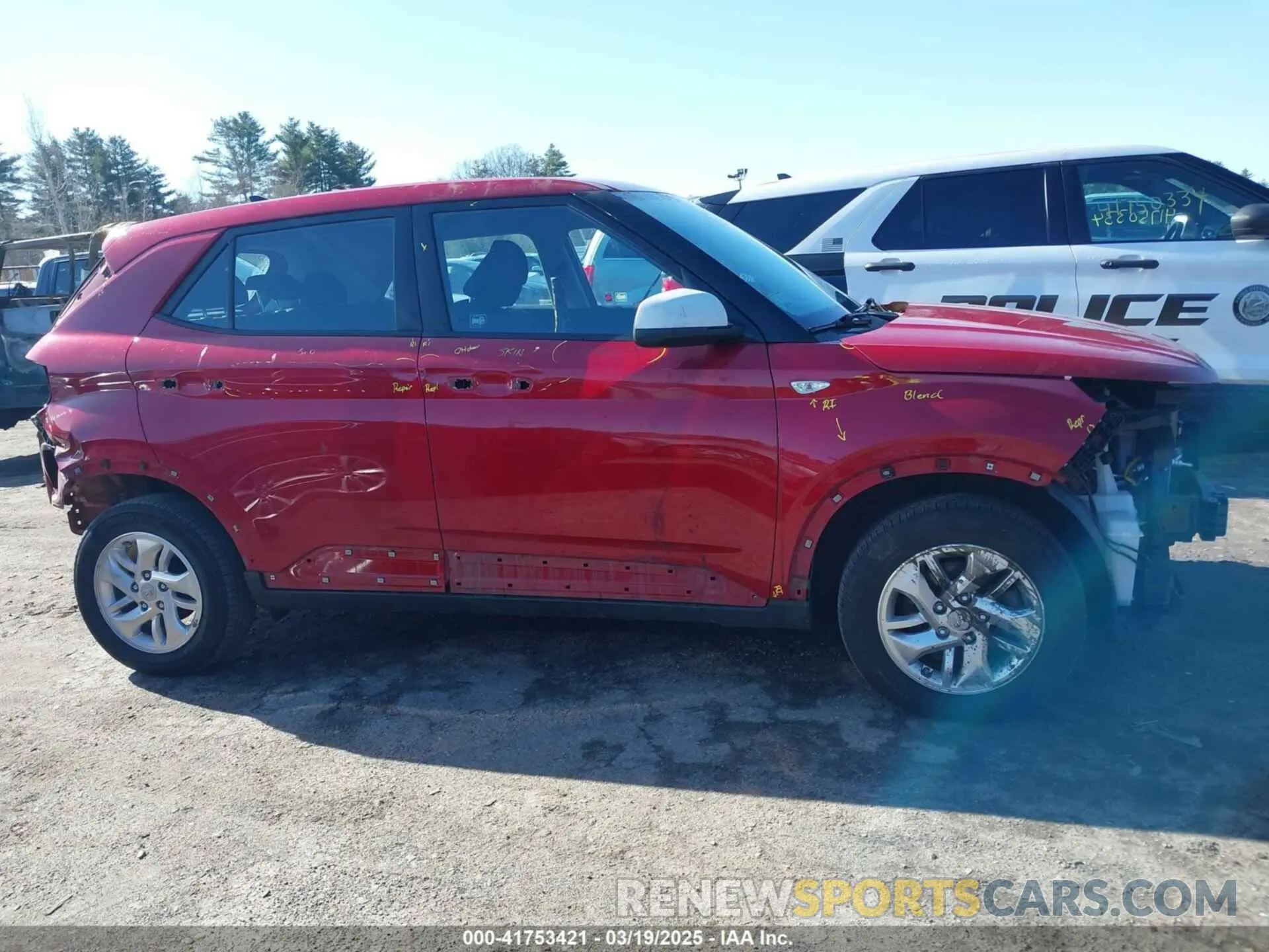 14 Photograph of a damaged car KMHRB8A37MU126746 HYUNDAI VENUE 2021