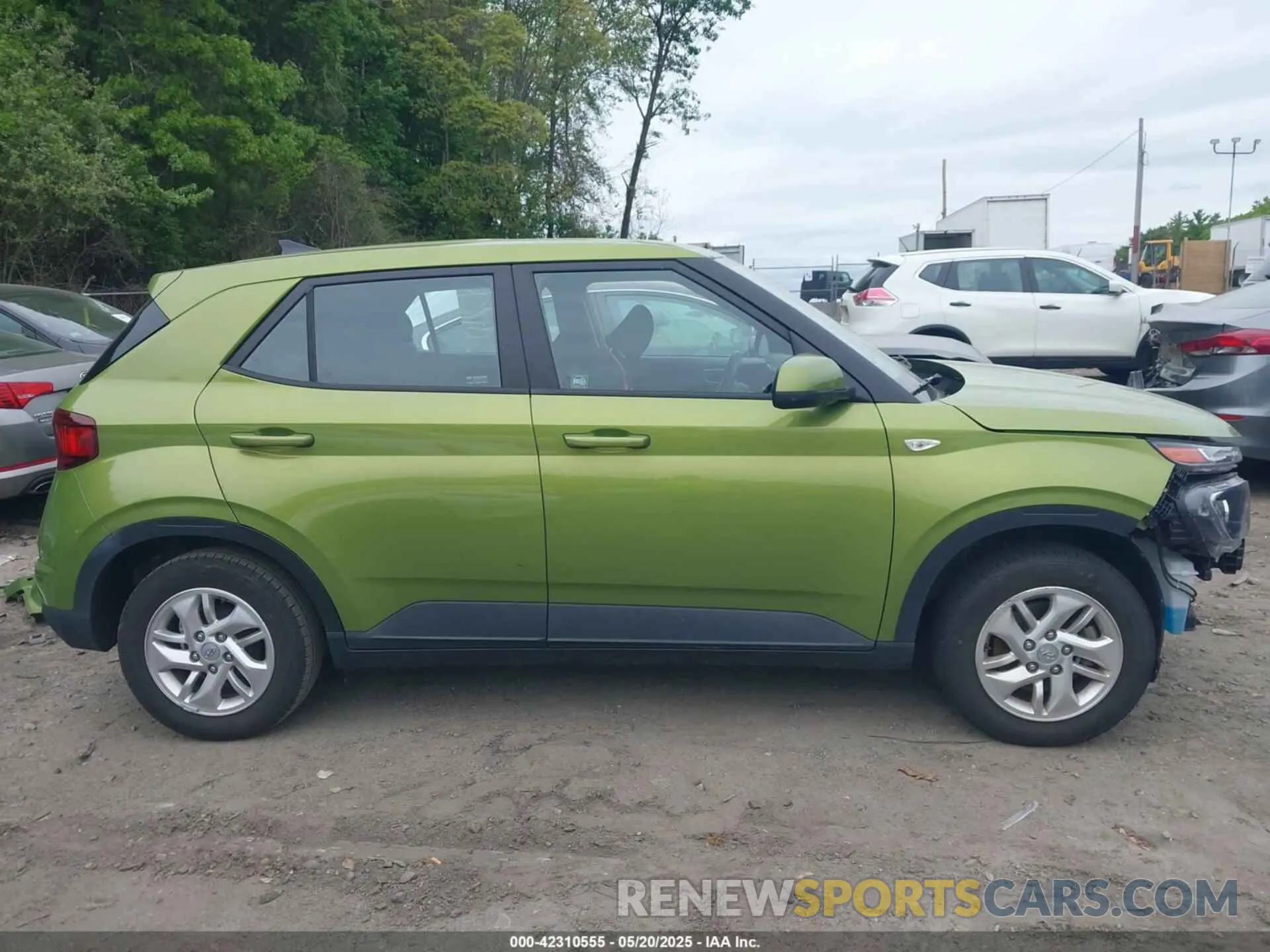 14 Photograph of a damaged car KMHRB8A39MU069515 HYUNDAI VENUE 2021