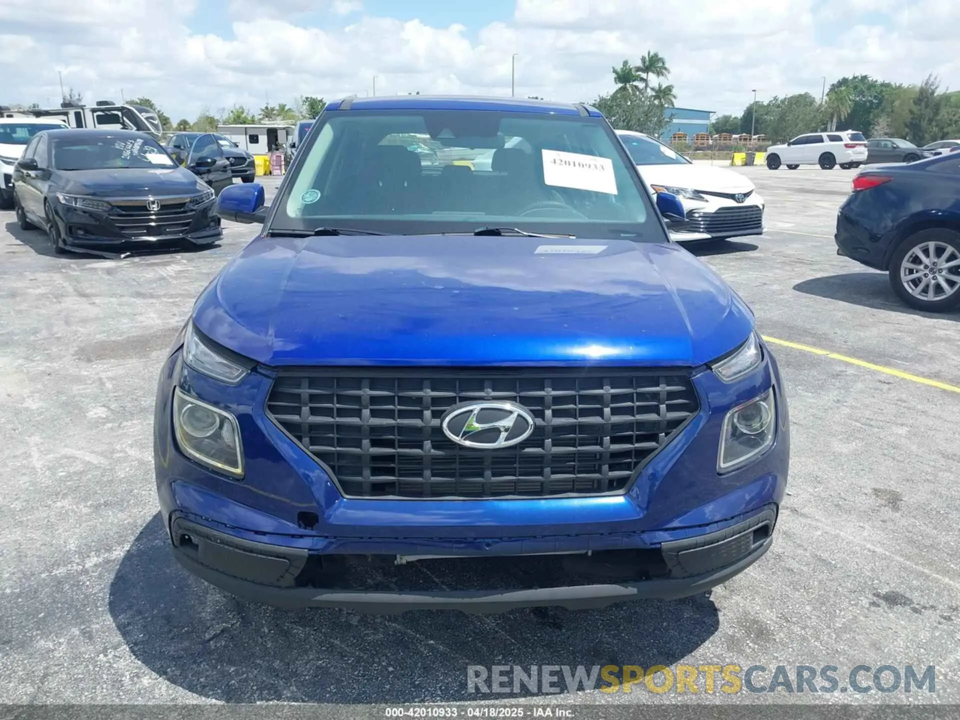 11 Photograph of a damaged car KMHRB8A39MU103386 HYUNDAI VENUE 2021