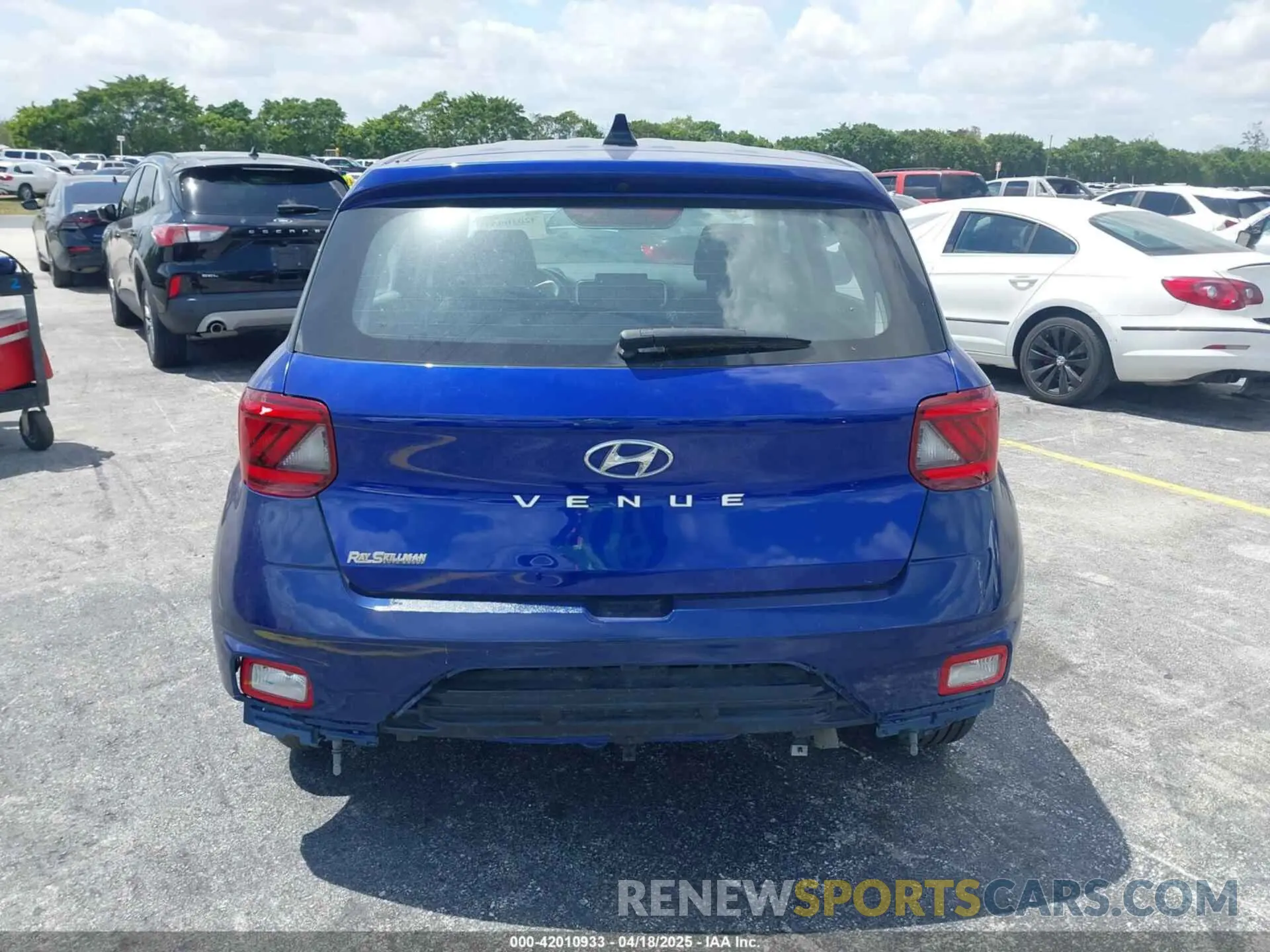 15 Photograph of a damaged car KMHRB8A39MU103386 HYUNDAI VENUE 2021