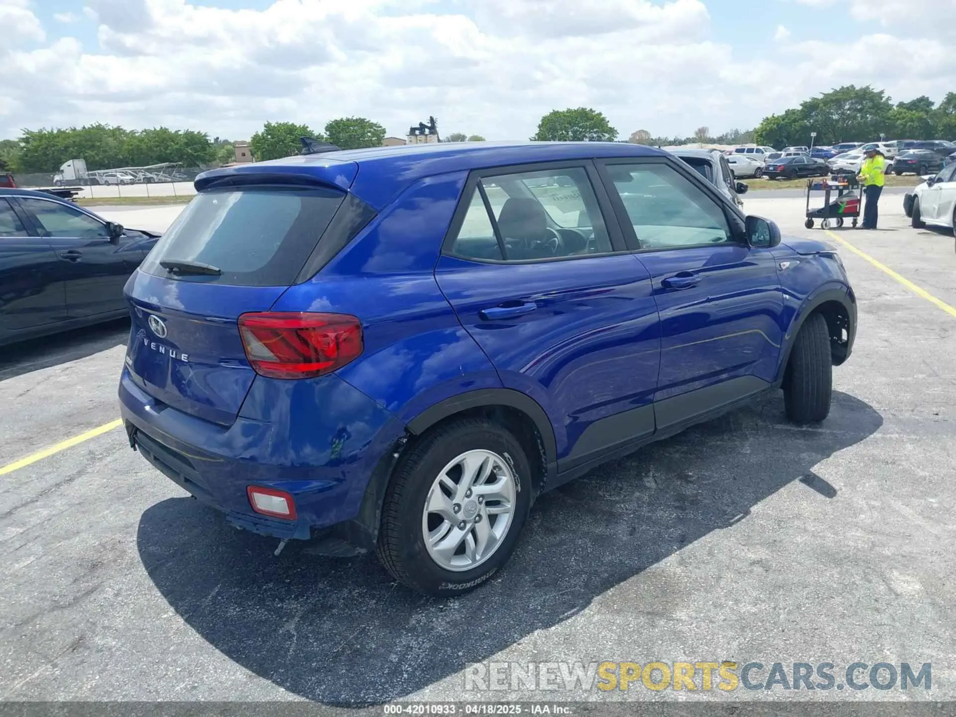 4 Photograph of a damaged car KMHRB8A39MU103386 HYUNDAI VENUE 2021