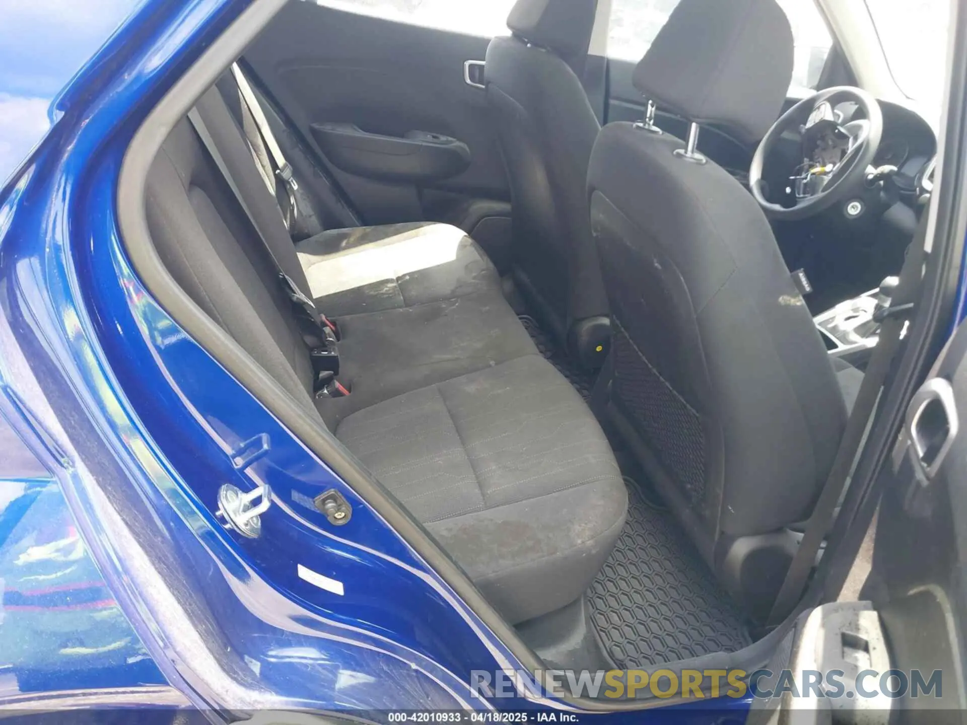 8 Photograph of a damaged car KMHRB8A39MU103386 HYUNDAI VENUE 2021