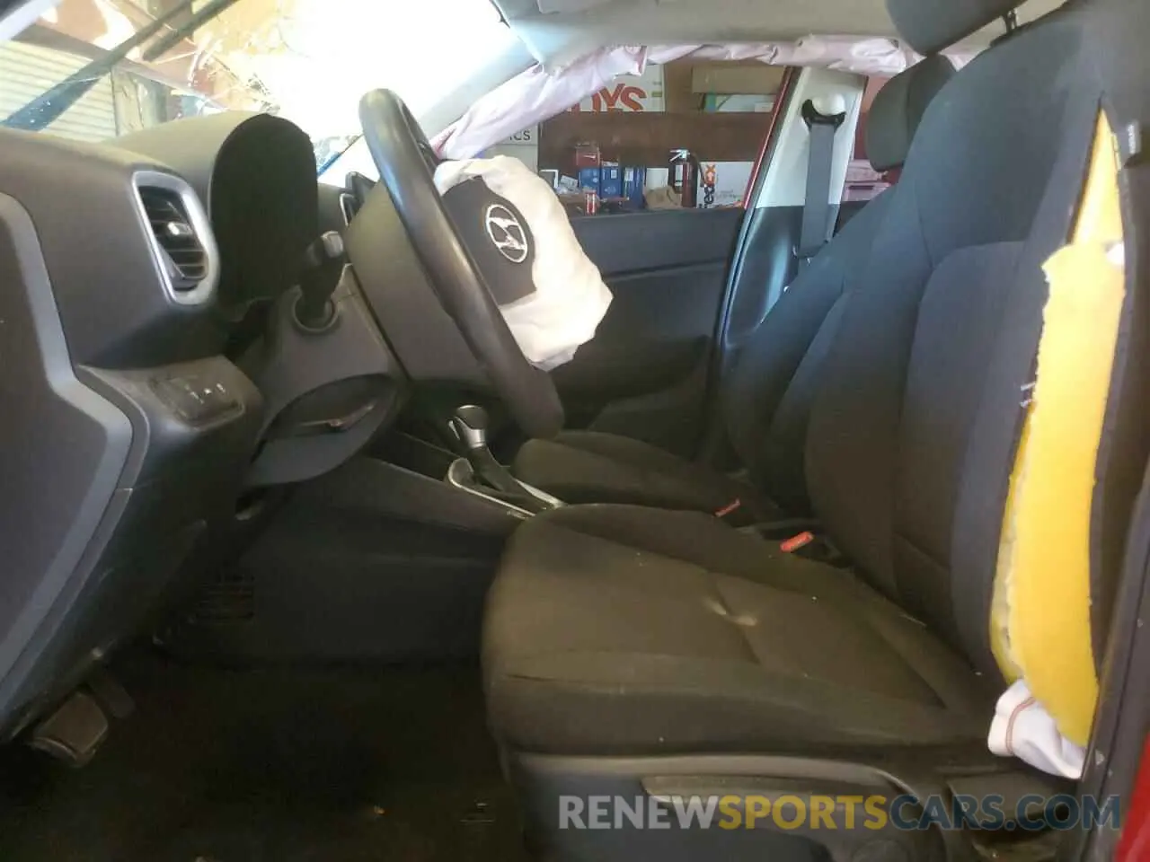 7 Photograph of a damaged car KMHRB8A39MU108670 HYUNDAI VENUE 2021