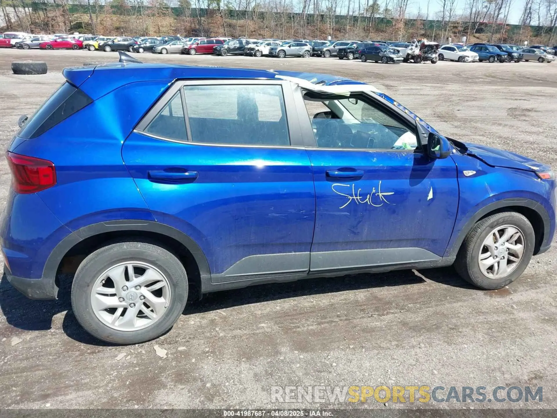 13 Photograph of a damaged car KMHRB8A3XMU102182 HYUNDAI VENUE 2021