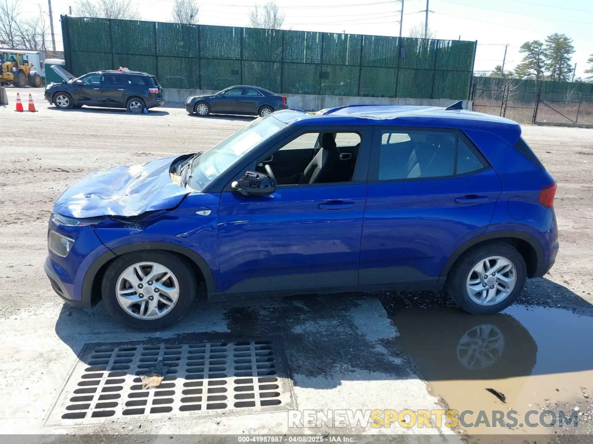 14 Photograph of a damaged car KMHRB8A3XMU102182 HYUNDAI VENUE 2021