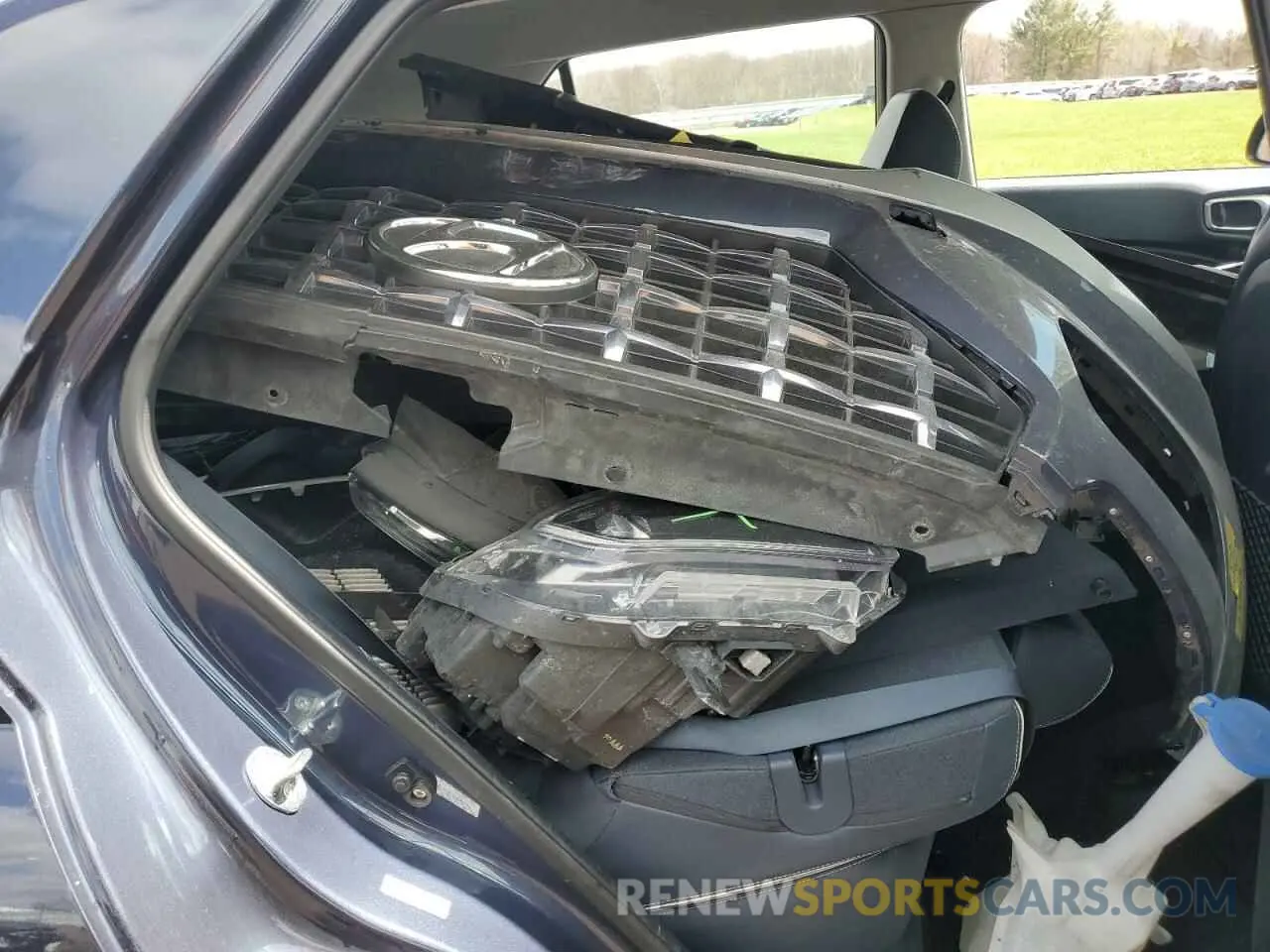 11 Photograph of a damaged car KMHRC8A30MU080187 HYUNDAI VENUE 2021