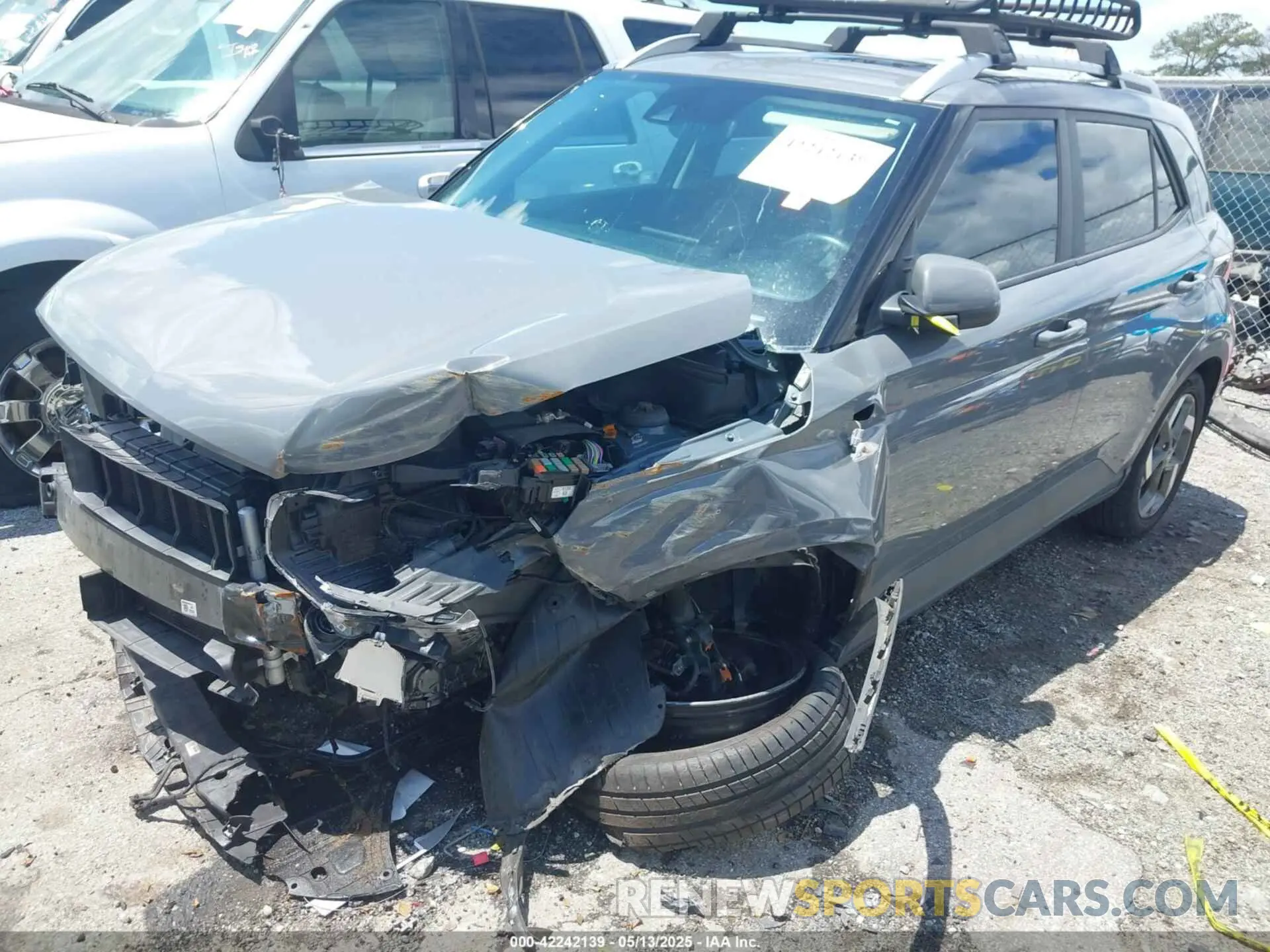 2 Photograph of a damaged car KMHRC8A31MU086354 HYUNDAI VENUE 2021