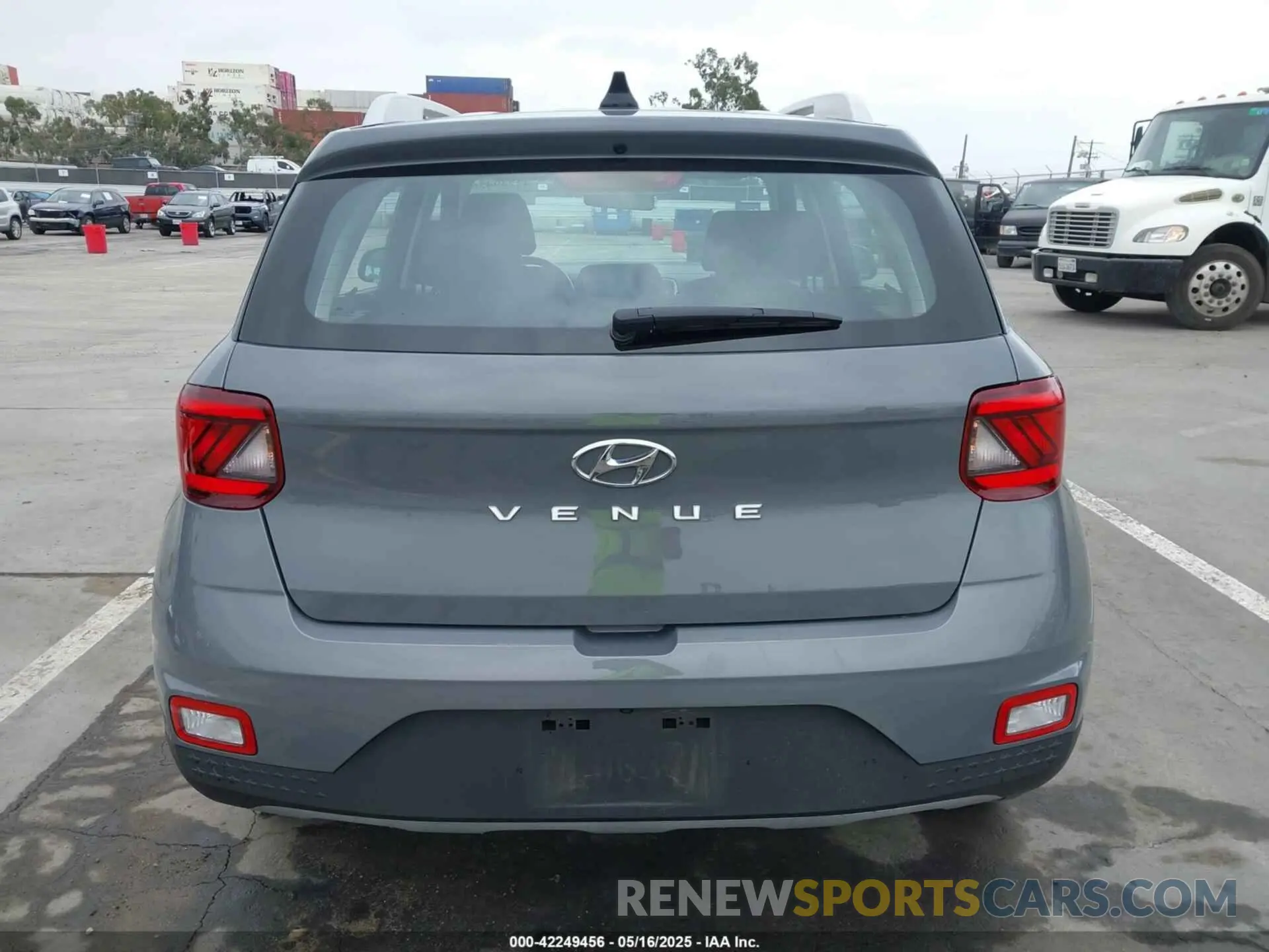 17 Photograph of a damaged car KMHRC8A32MU101718 HYUNDAI VENUE 2021