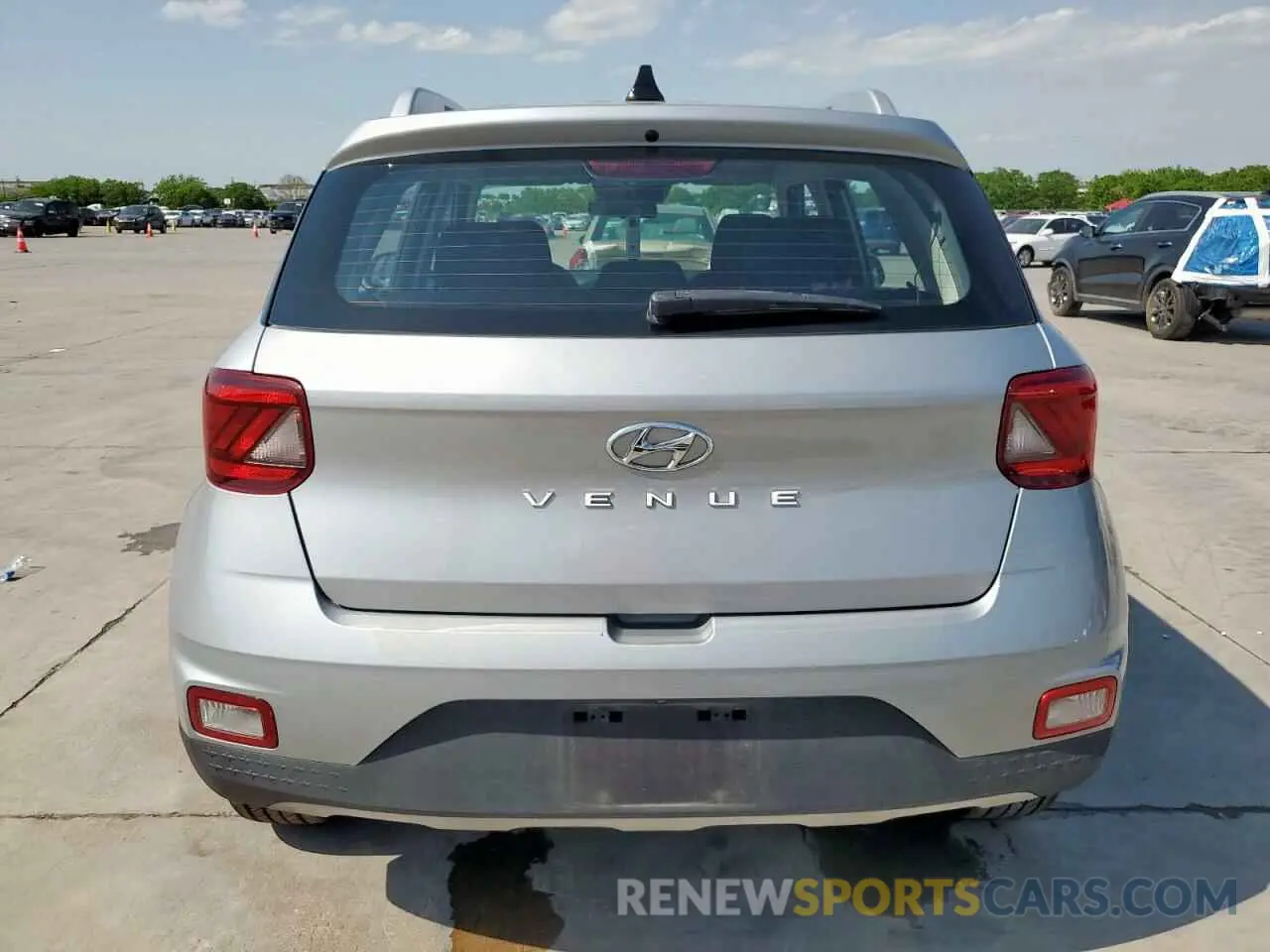 6 Photograph of a damaged car KMHRC8A32MU108068 HYUNDAI VENUE 2021