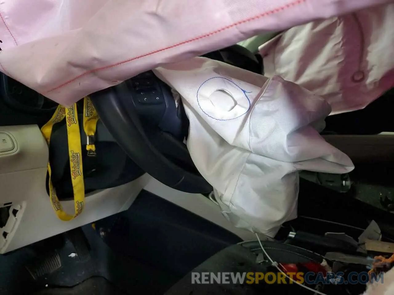 8 Photograph of a damaged car KMHRC8A33MU084878 HYUNDAI VENUE 2021