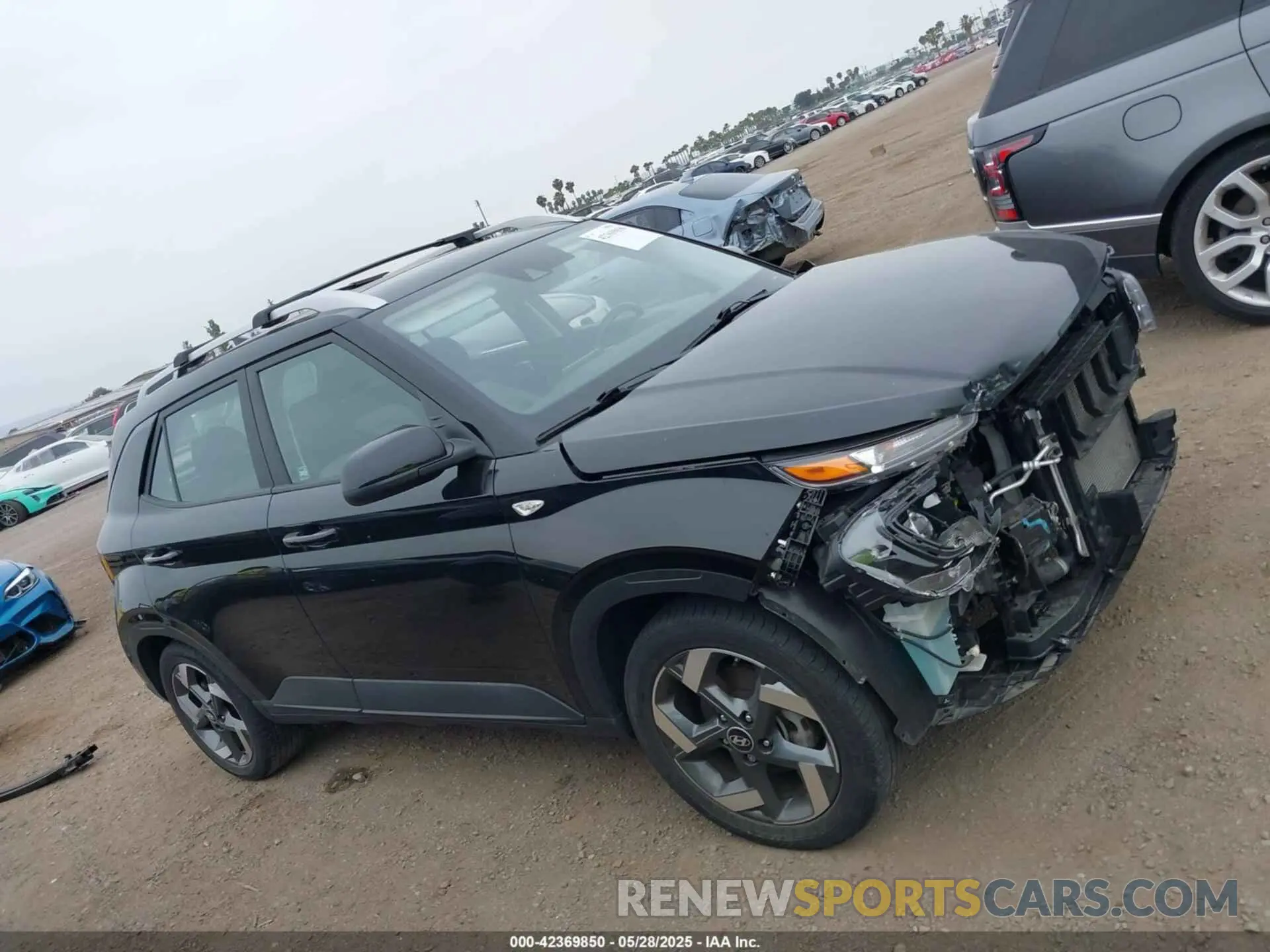 14 Photograph of a damaged car KMHRC8A33MU127440 HYUNDAI VENUE 2021