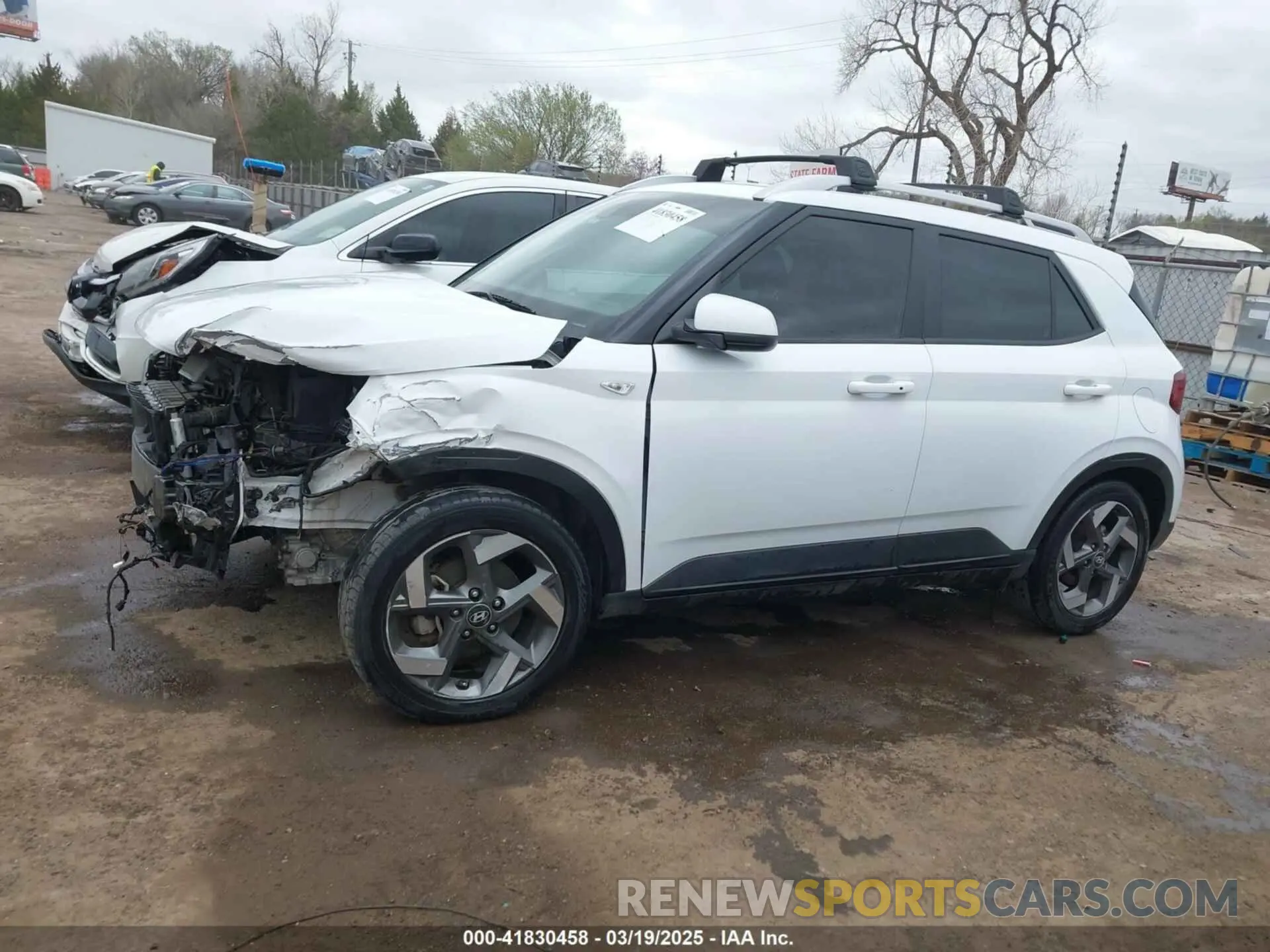 14 Photograph of a damaged car KMHRC8A33MU128510 HYUNDAI VENUE 2021