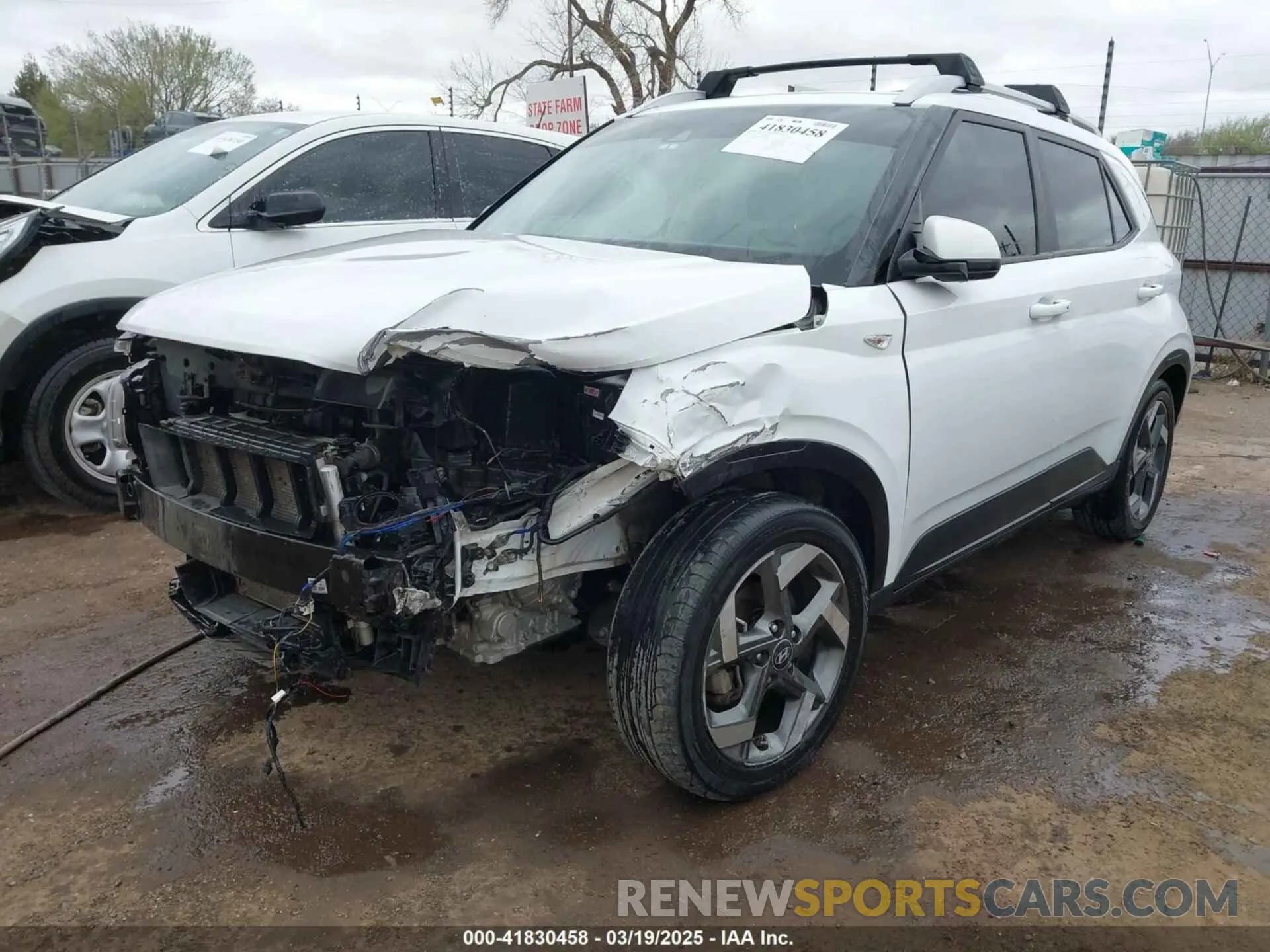 2 Photograph of a damaged car KMHRC8A33MU128510 HYUNDAI VENUE 2021