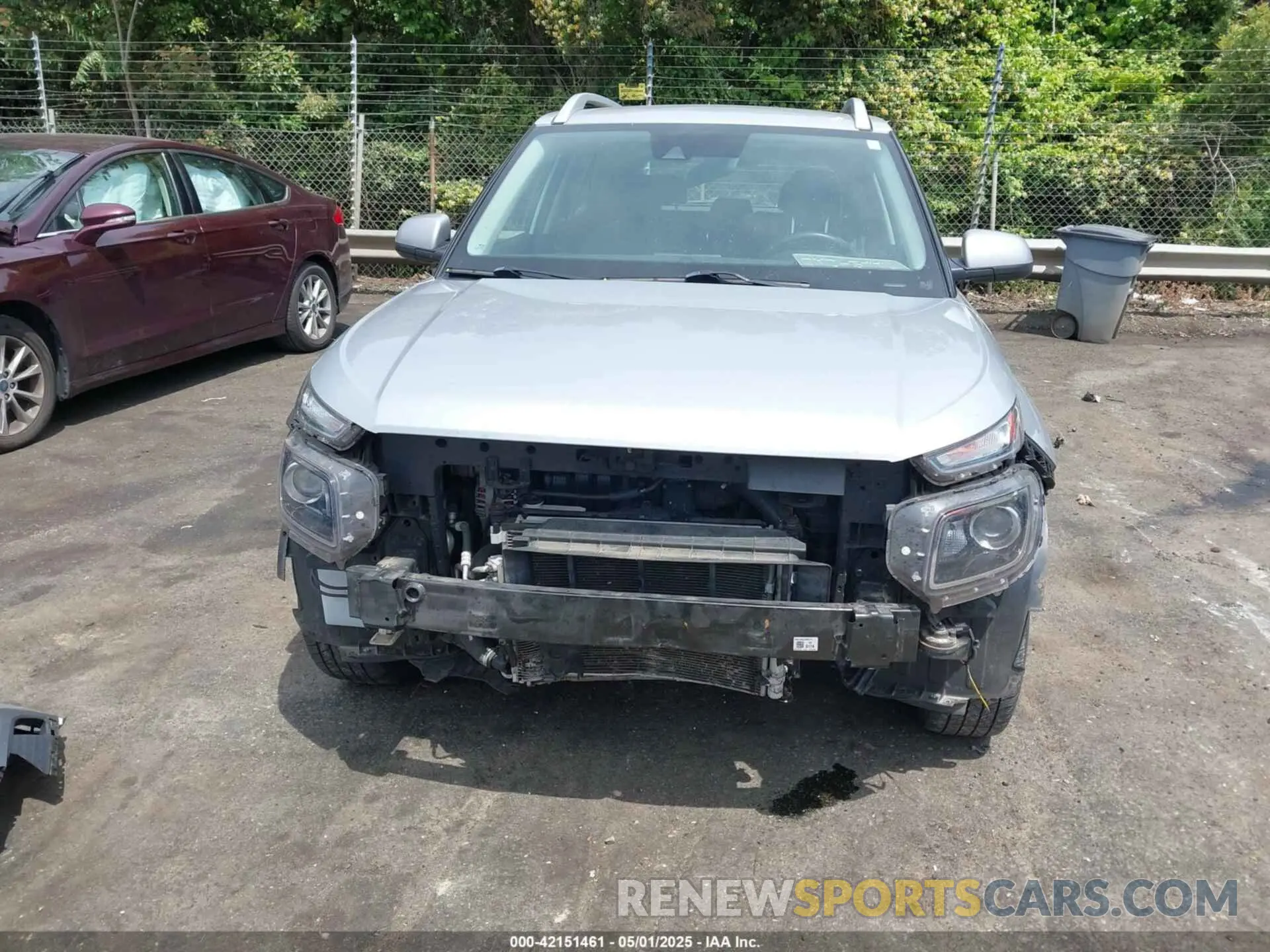 13 Photograph of a damaged car KMHRC8A34MU070987 HYUNDAI VENUE 2021