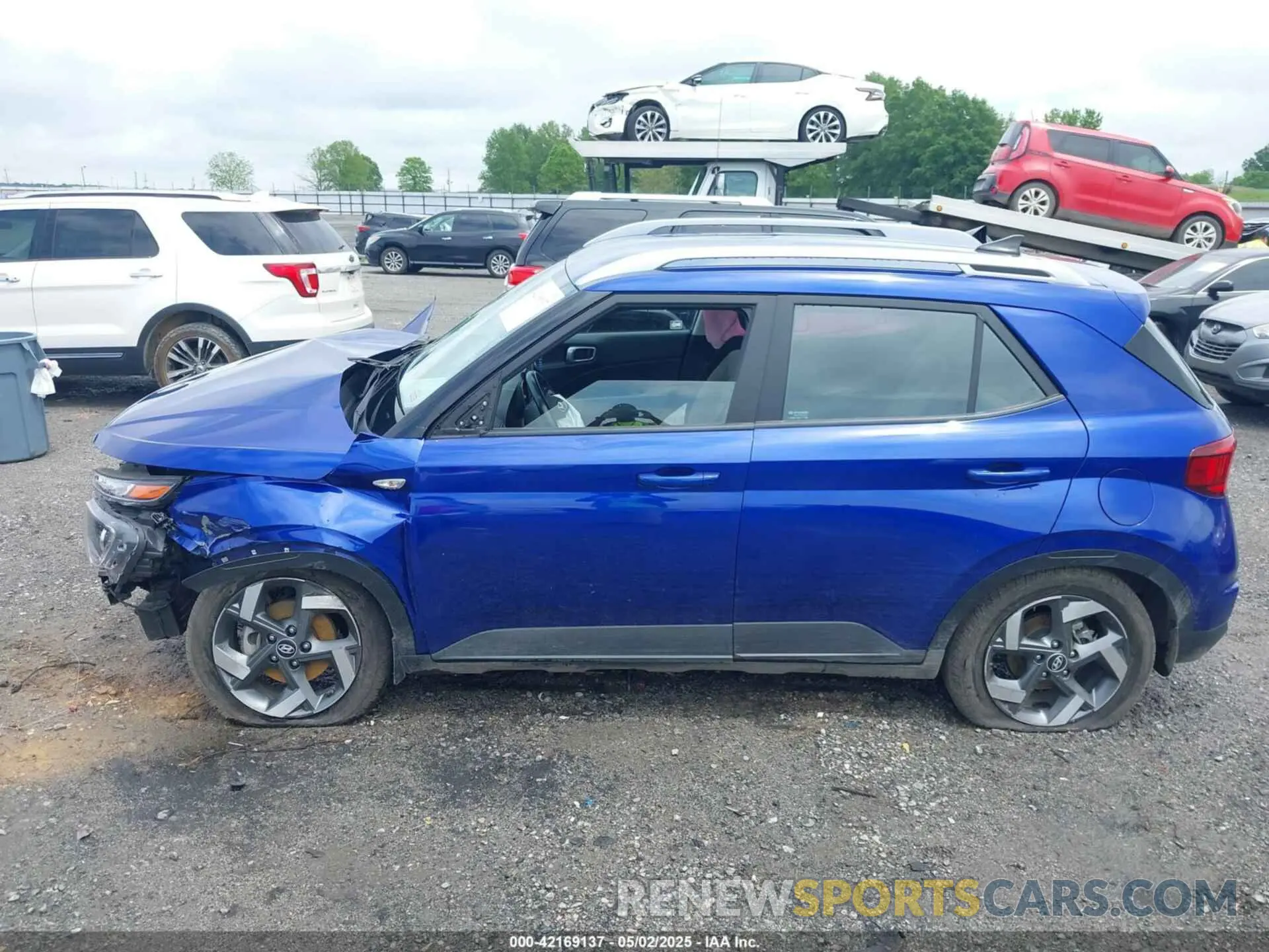 14 Photograph of a damaged car KMHRC8A34MU071346 HYUNDAI VENUE 2021