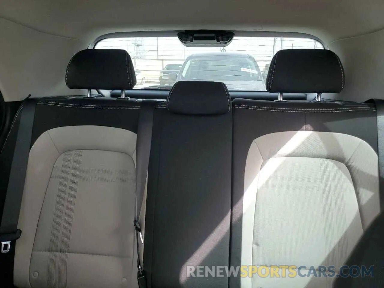 10 Photograph of a damaged car KMHRC8A34MU129651 HYUNDAI VENUE 2021