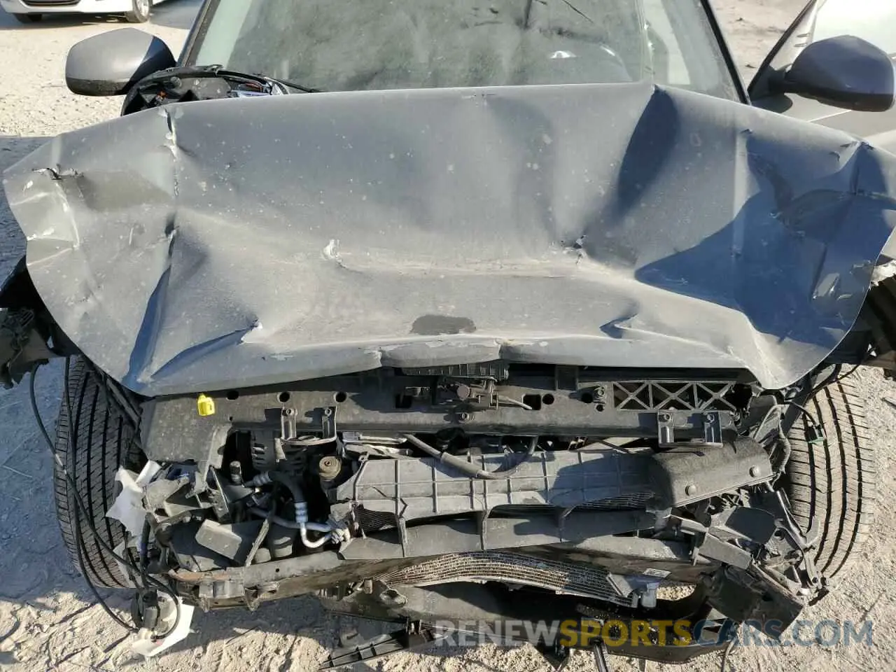 12 Photograph of a damaged car KMHRC8A35MU116147 HYUNDAI VENUE 2021