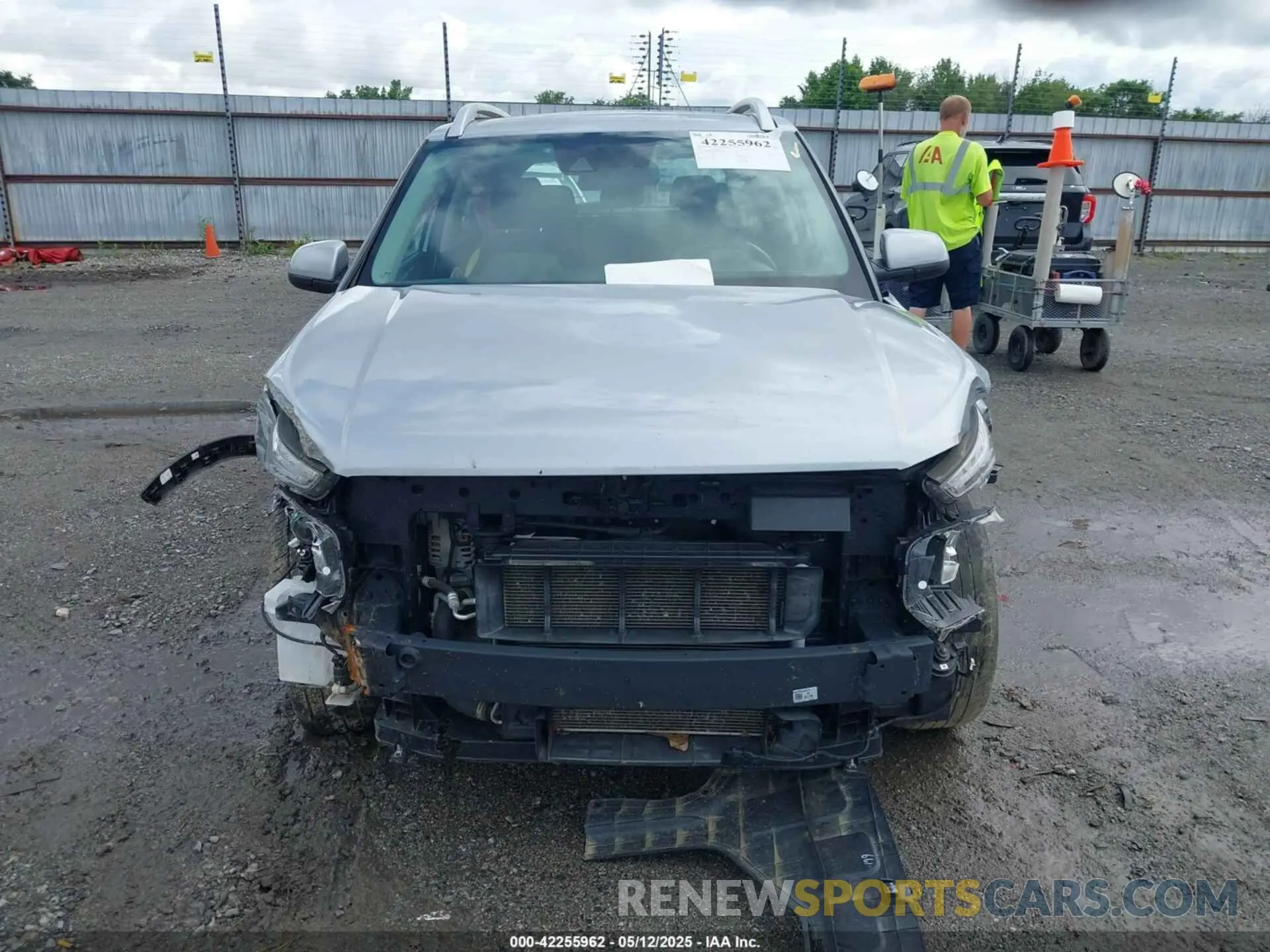 12 Photograph of a damaged car KMHRC8A36MU082493 HYUNDAI VENUE 2021