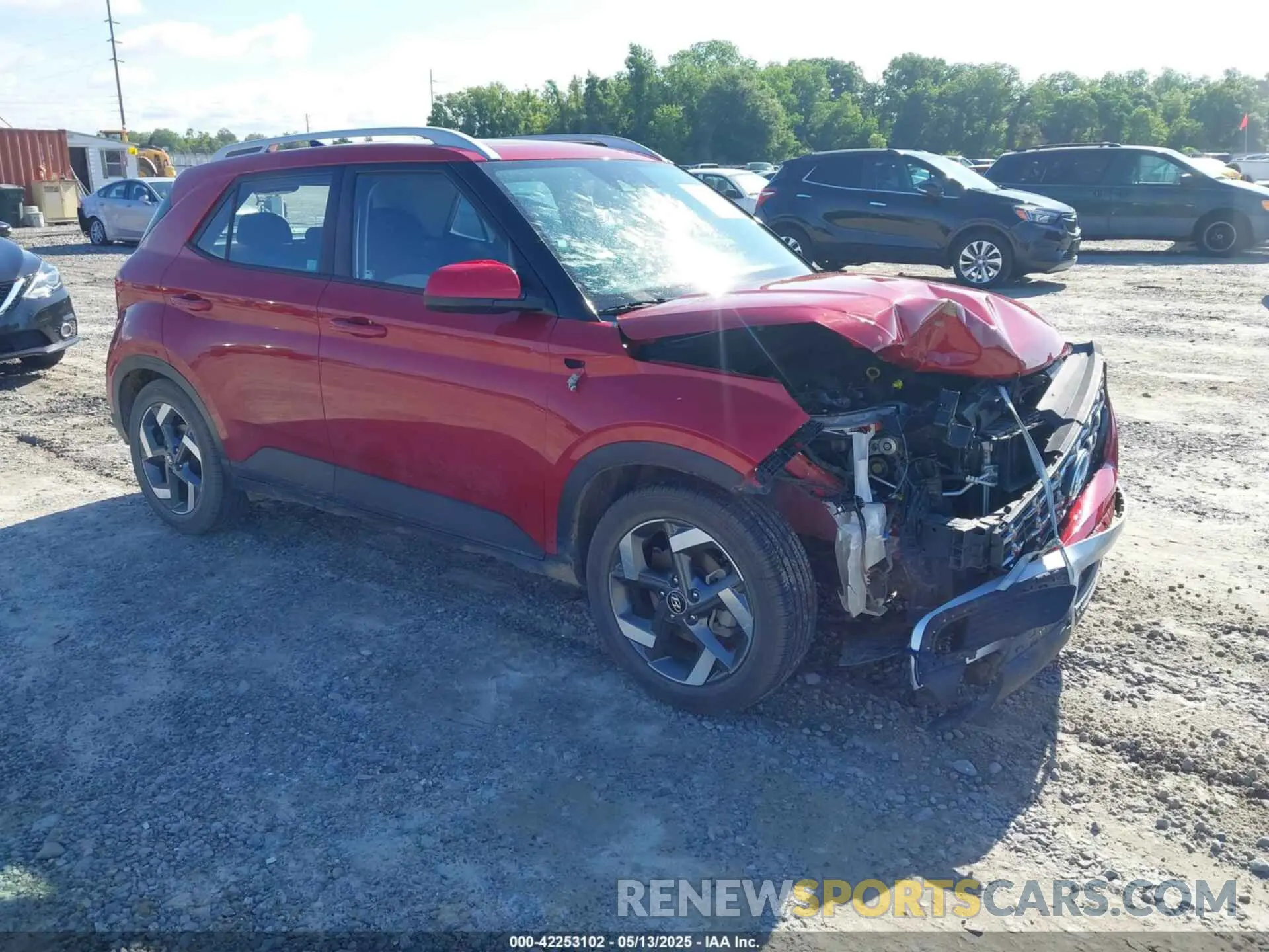 1 Photograph of a damaged car KMHRC8A36MU112575 HYUNDAI VENUE 2021